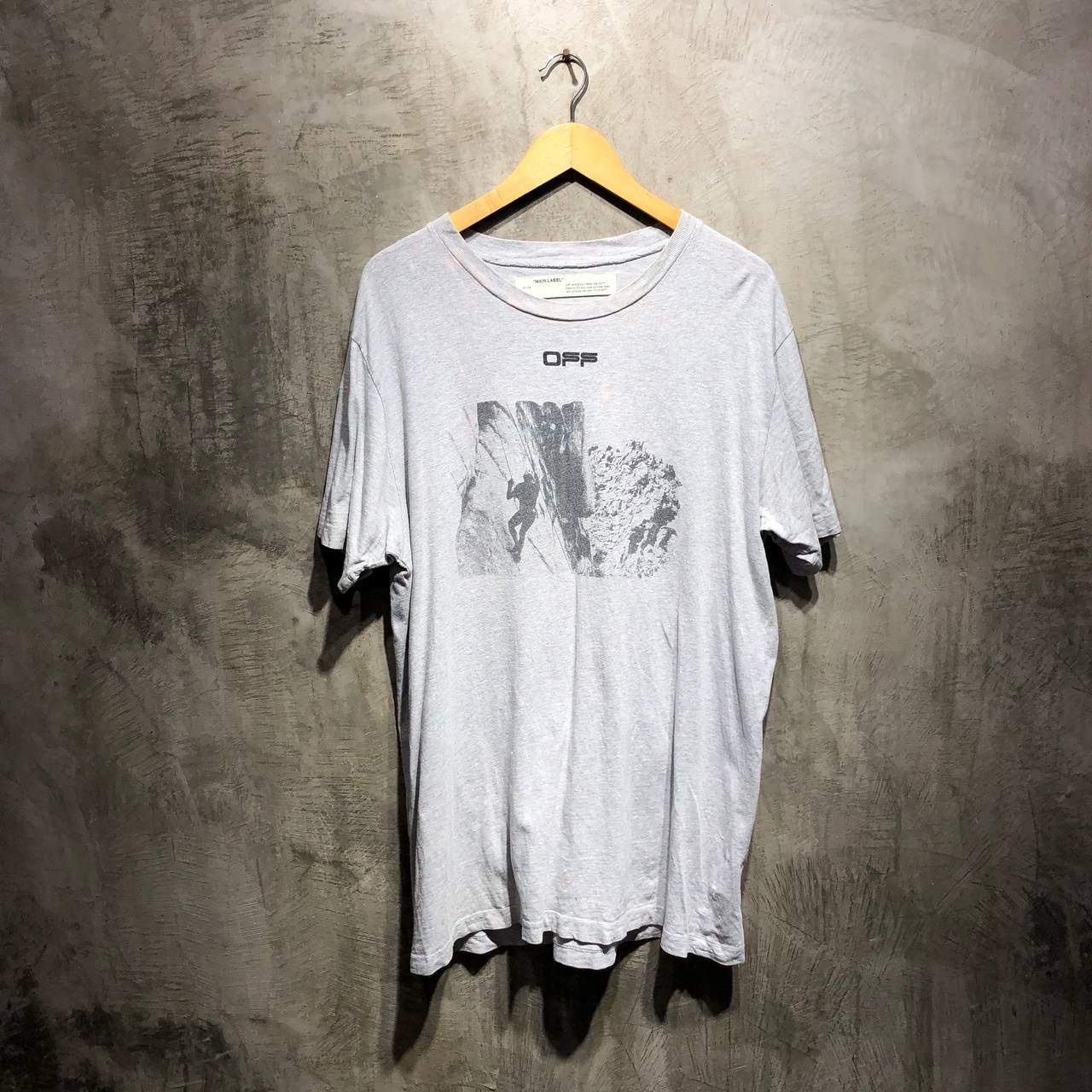 Off-White Climb Arrows tee