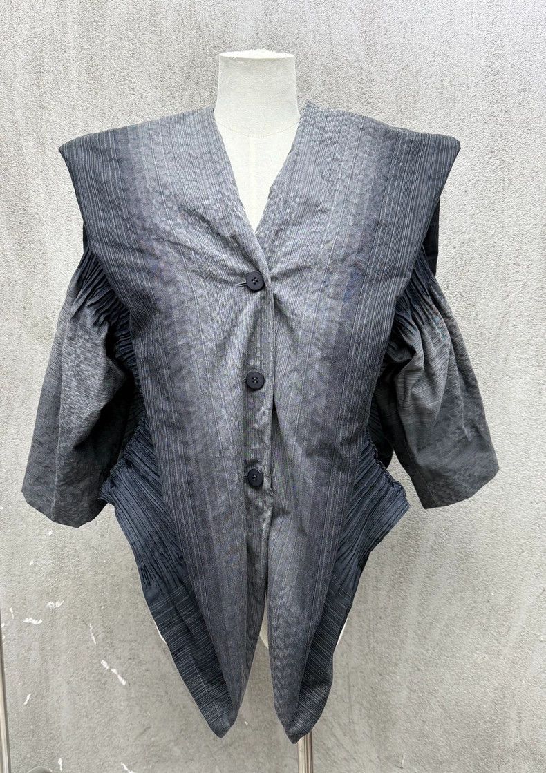 Issey Miyake Issey Miyake Grey cocoon-shaped pleated top Size M / US 6-8 / IT 42-44 - 1 Thumbnail
