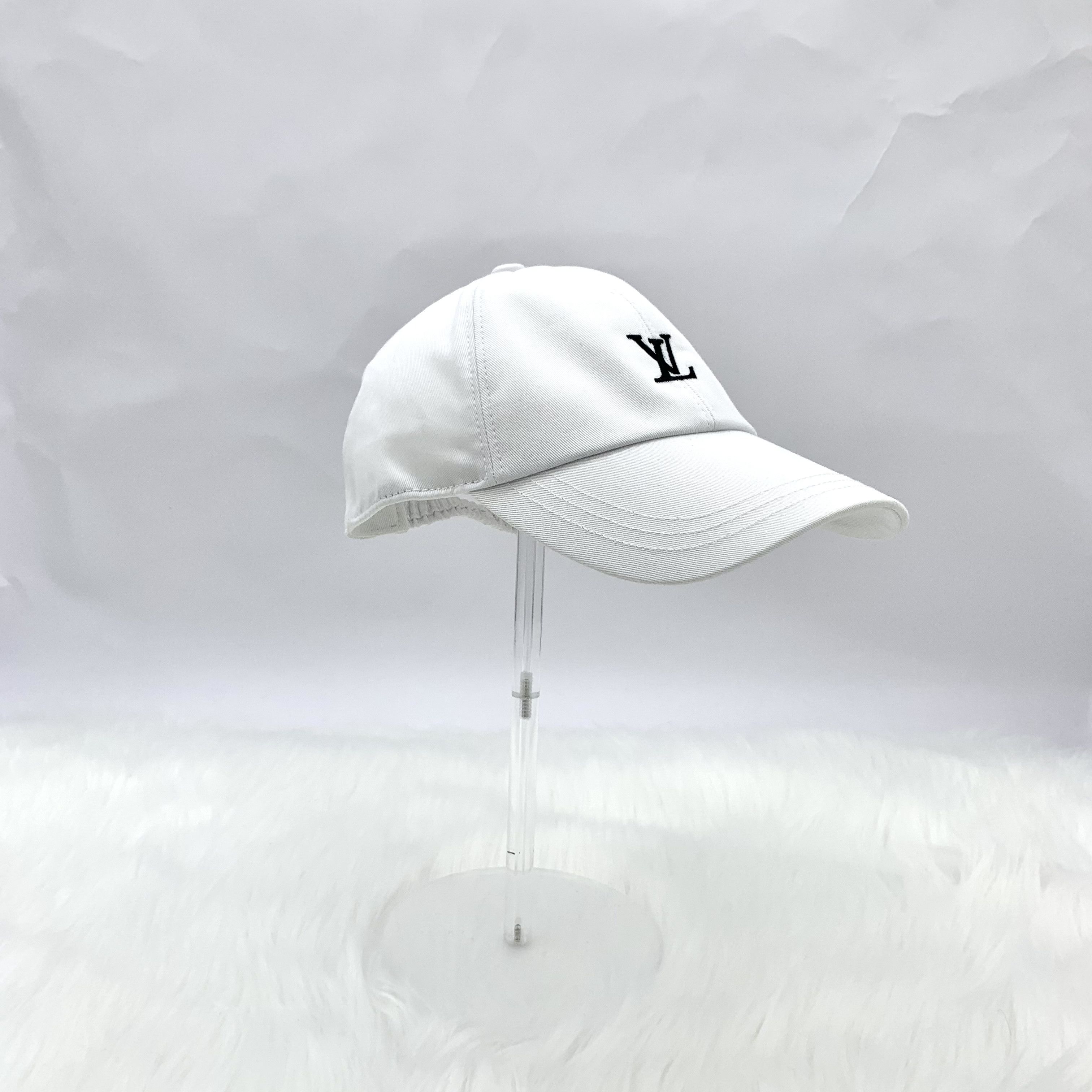 Louis Vuitton Louis Vuitton White Logo Cotton Cap (57) Size ONE SIZE - 8 Thumbnail