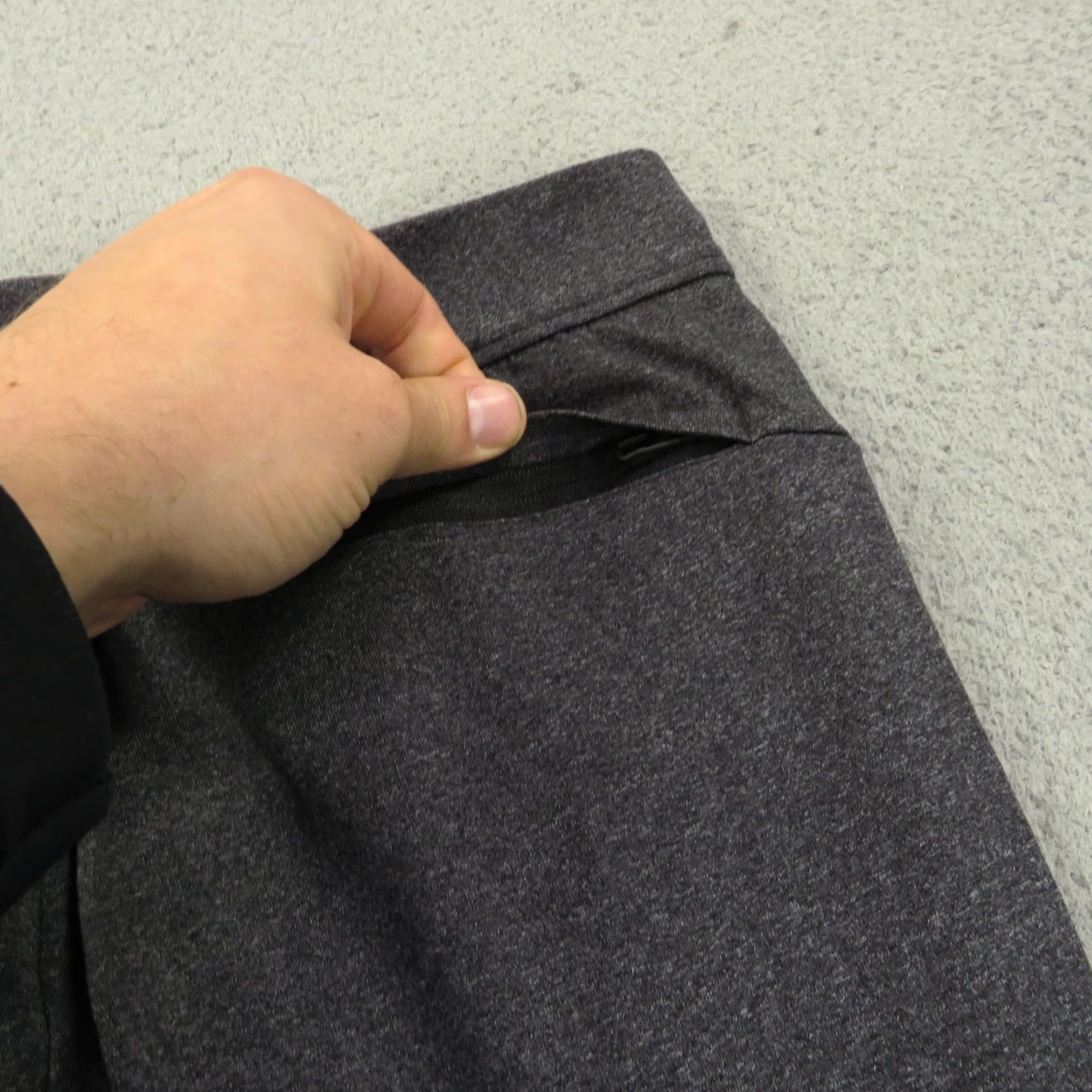 Lululemon **Lululemon Mens Joggers Medium Heathered Black Tapered Pant 30x30** User: **Lululemon Mens Medium Heathered Black Jogger Pant 30x30** Size US 31 - 5 Thumbnail