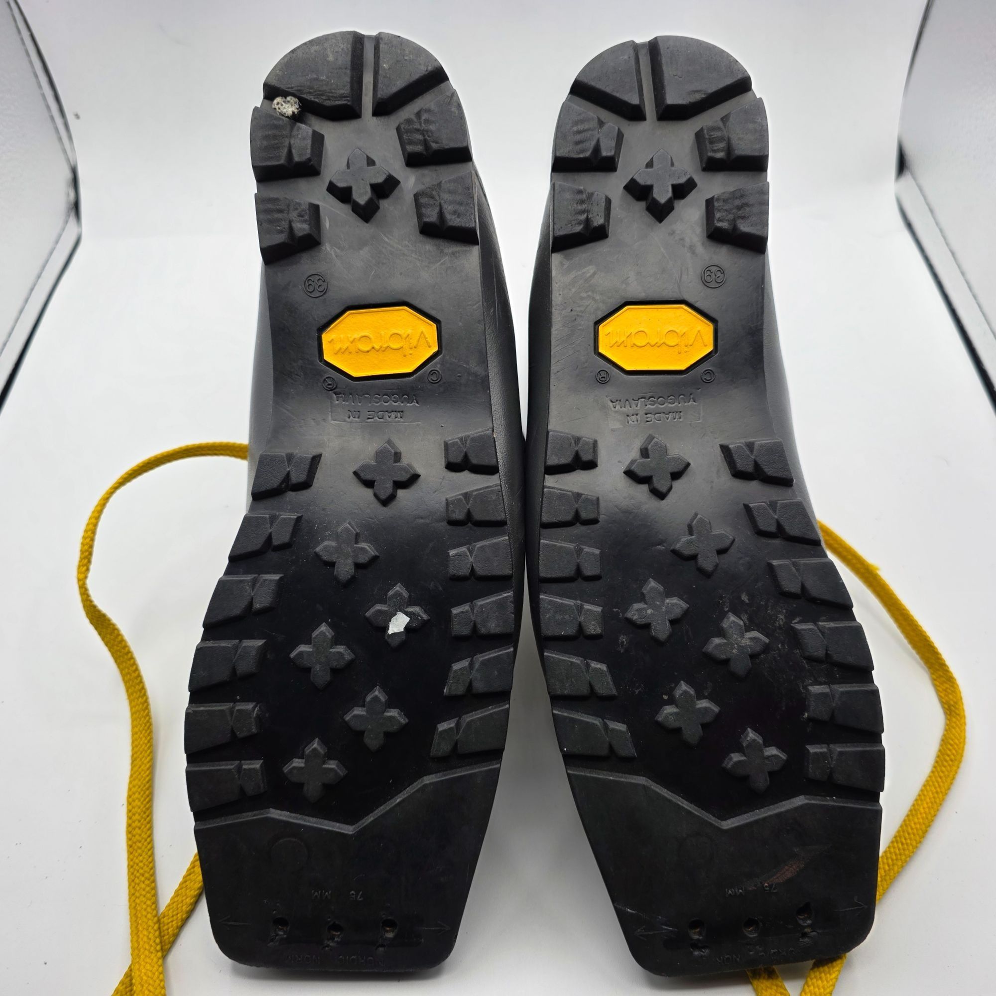 Other Alpina 3 Pin 75mm Nordic Norm XC Ski Boots Mens Size 39 Blac Size US 6 / EU 39 - 7 Thumbnail