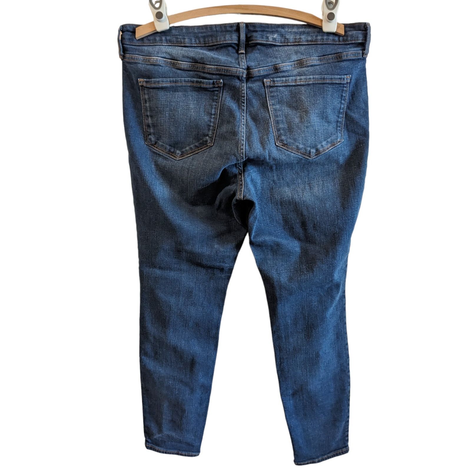 Old Navy Old Navy Rockstar Super Skinny Mid-Rise Jeans in Campbell Size 40" / US 18 - 3 Thumbnail