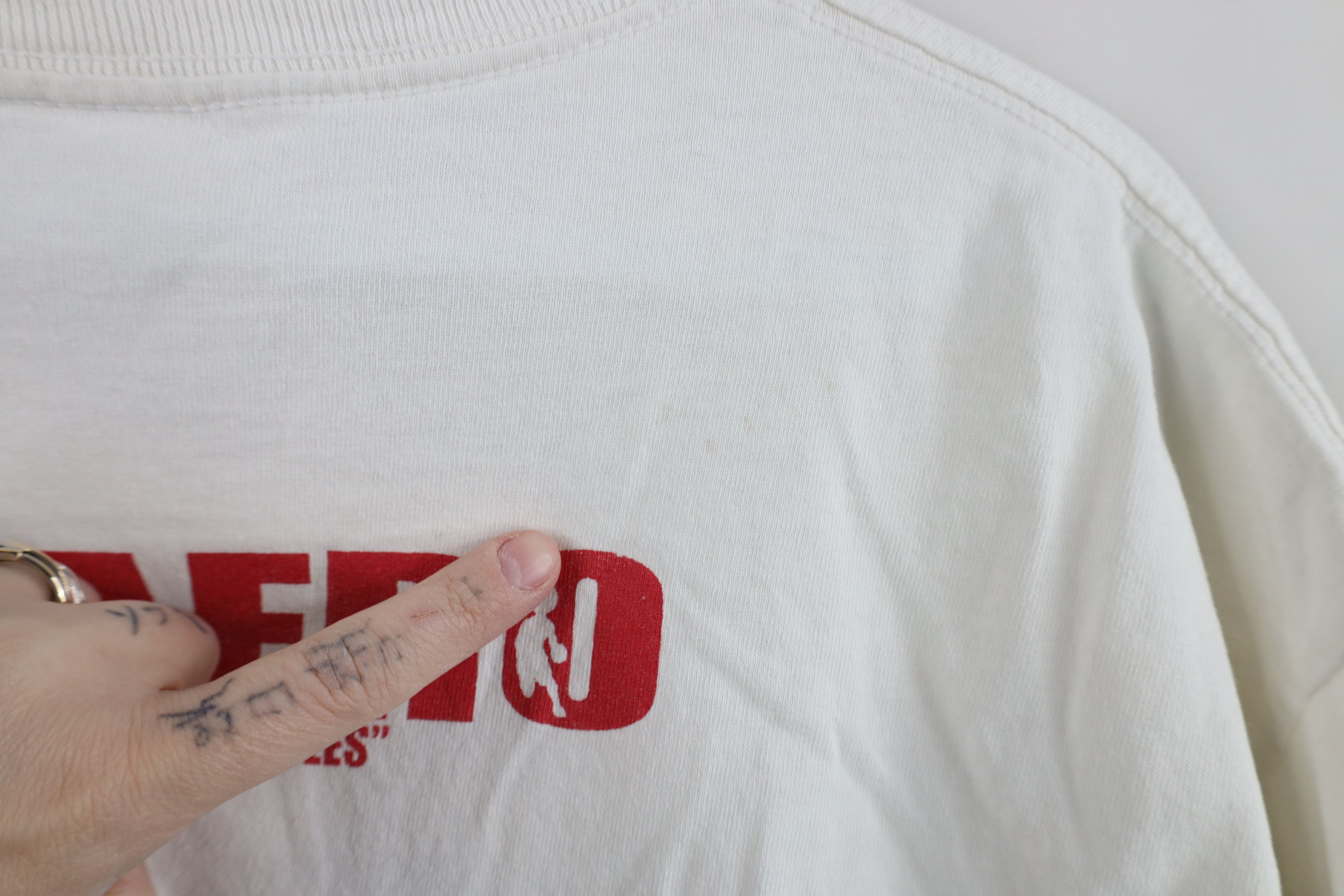 Vintage Vintage Y2K Streetwear Basketball Short Sleeve T-Shirt White Size US L / EU 52-54 / 3 - 11 Thumbnail