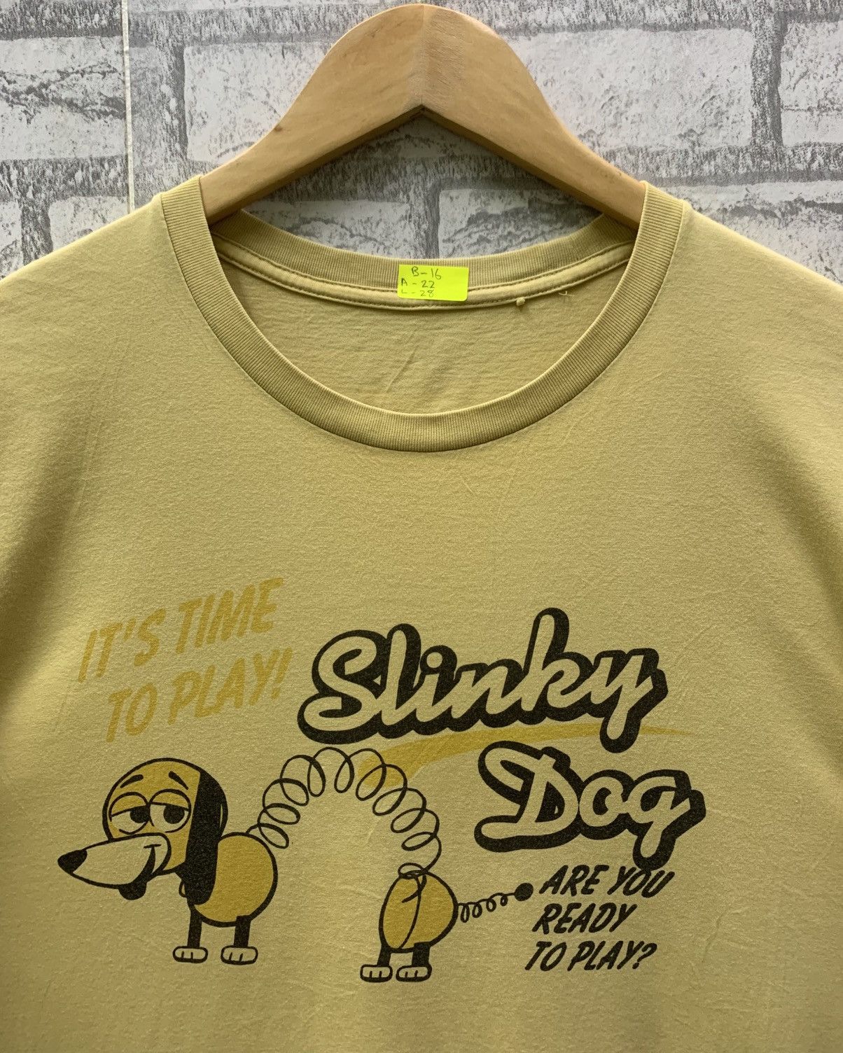 Cartoon Network × Japanese Brand × Uniqlo Slinky Dog T-shirts Size US L / EU 52-54 / 3 - 4 Thumbnail