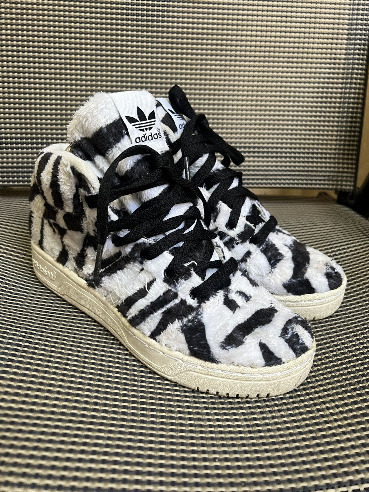 Adidas Adidas Jeremy Scott White Tiger Size US 5 / EU 37 - 1 Thumbnail