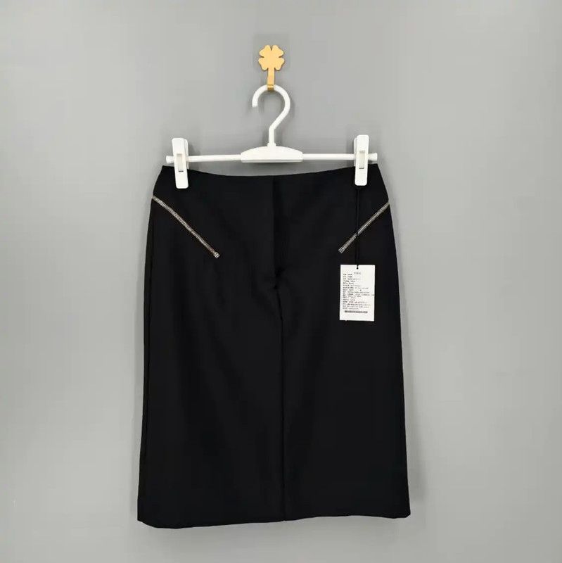 Givenchy Givenchy Black Wool Midi Skirt for Women 0089 Size 28" / US 6 / IT 42 - 1 Thumbnail