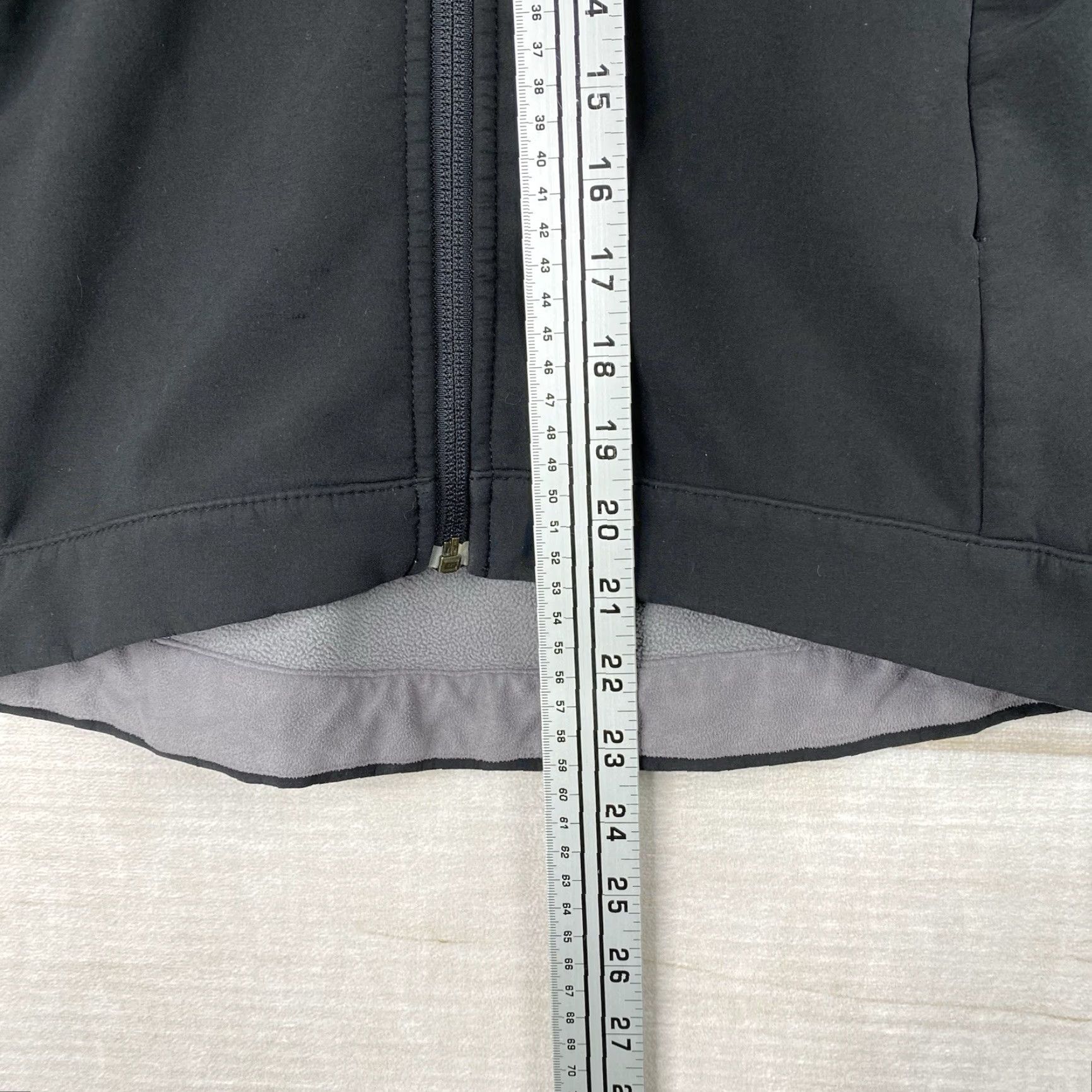The North Face **The North Face Women's XS Black Softshell Jacket Full Zip Mock Neck** User: **The North Face Women's XS Black Softshell Jacket Full Zip Mock Neck** Size XS / US 0-2 / IT 36-38 - 4 Thumbnail