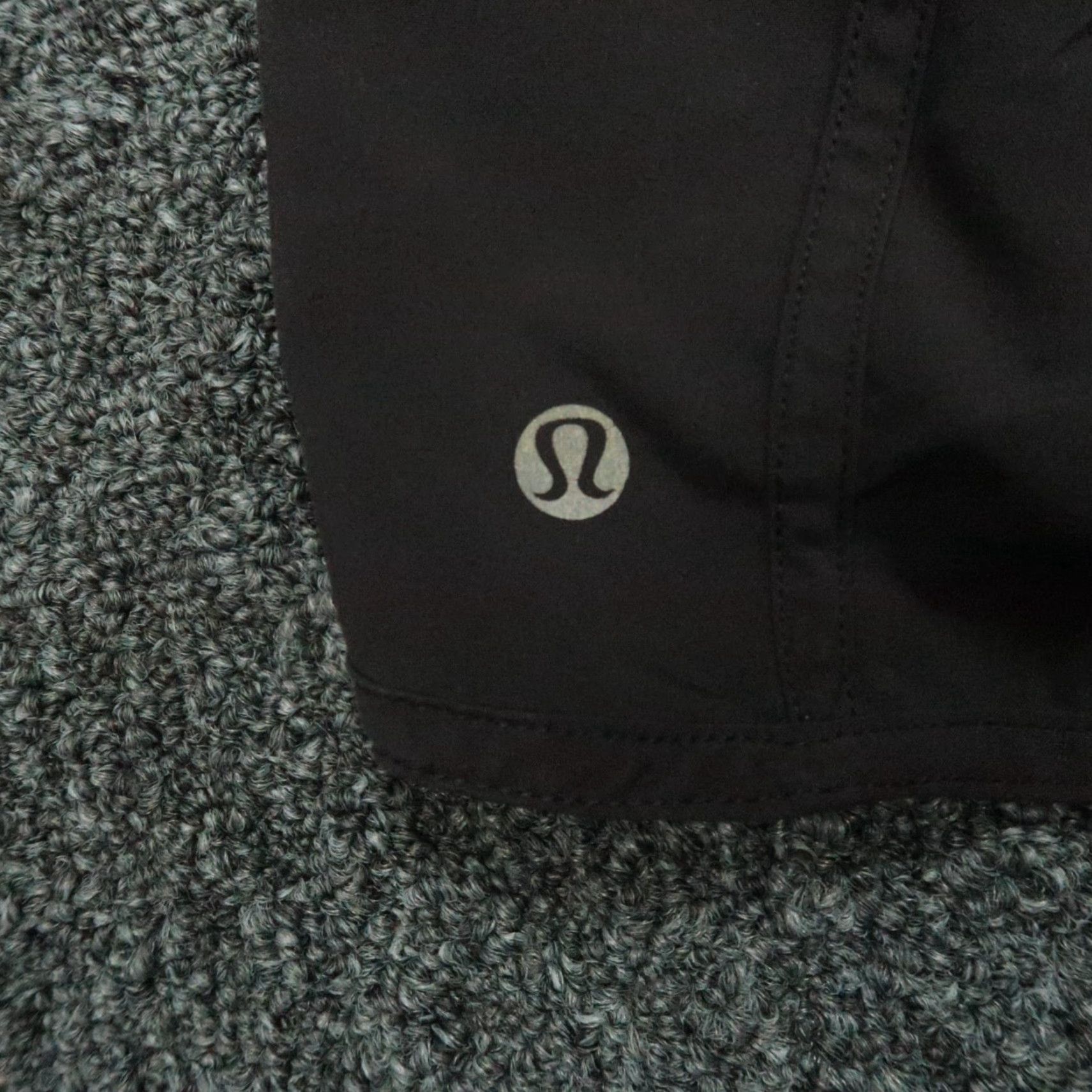 Lululemon Lululemon Shorts Women 6 Black Gray Run Track Attack Zip Pocket Training Size 28" / US 6 / IT 42 - 6 Thumbnail