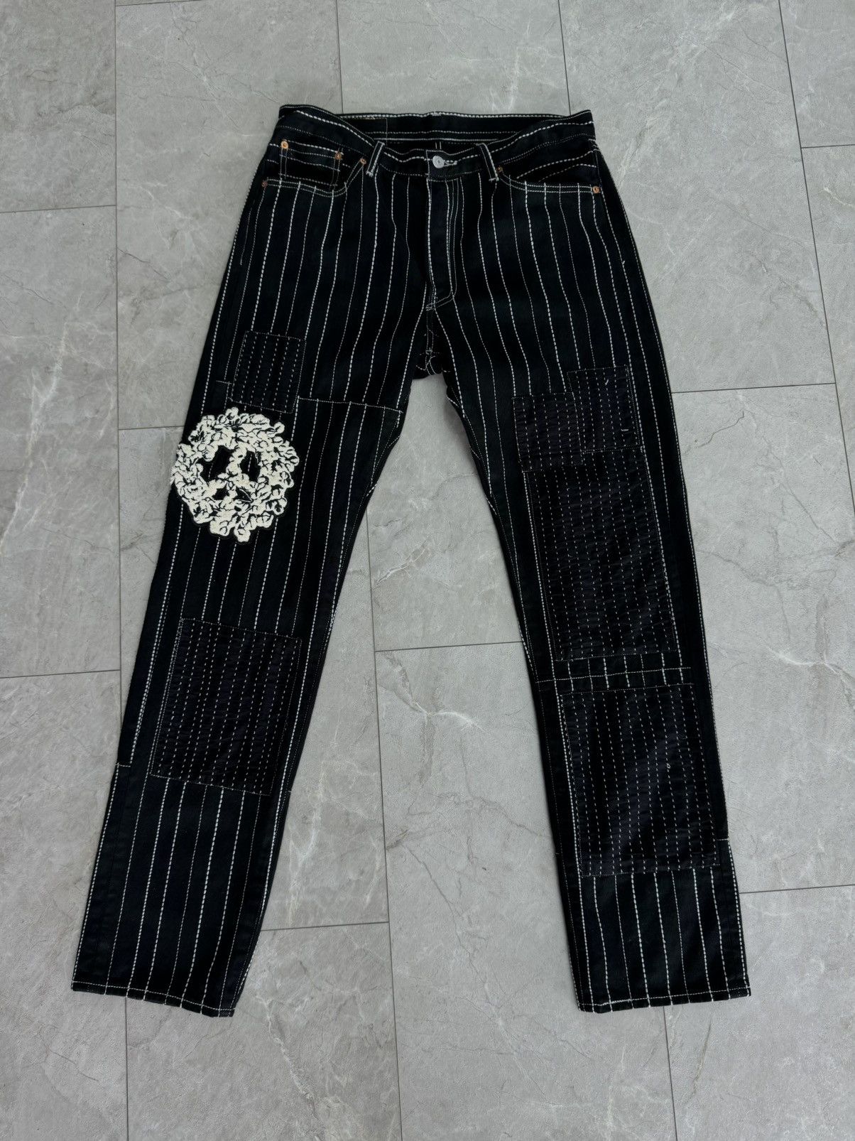 DENIM TEARS Denim Tears Peace Patchwork 501 Black Denim Pants Size US 34 / EU 50 - 1 Thumbnail