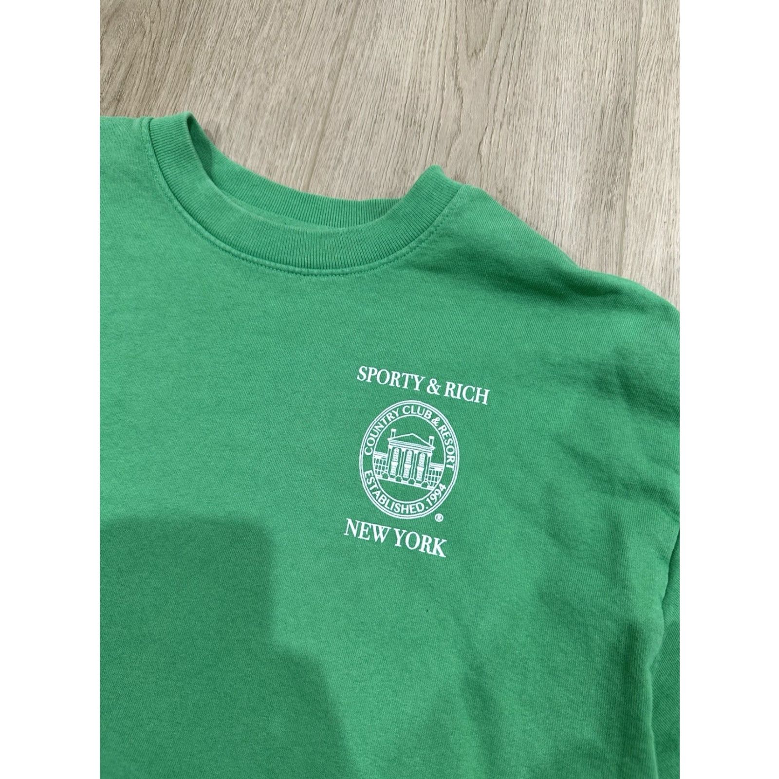 Sporty & Rich SPORTY & RICH Crown New York Cropped Sweatshirt Country Club Medium Made In USA Shirt Women M Green Logo Pullover Cropped All Seasons Oversized Size M / US 6-8 / IT 42-44 - 4 Thumbnail