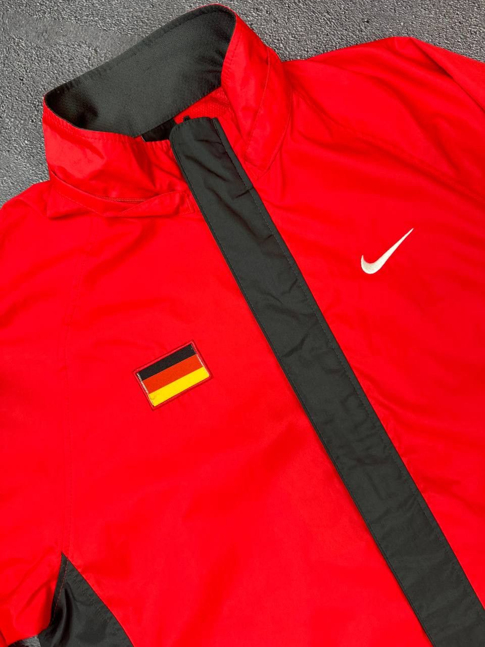 Nike Vintage Nike Windbreaker Track Retro Nylon Jacket Red Size US M / EU 48-50 / 2 - 4 Thumbnail