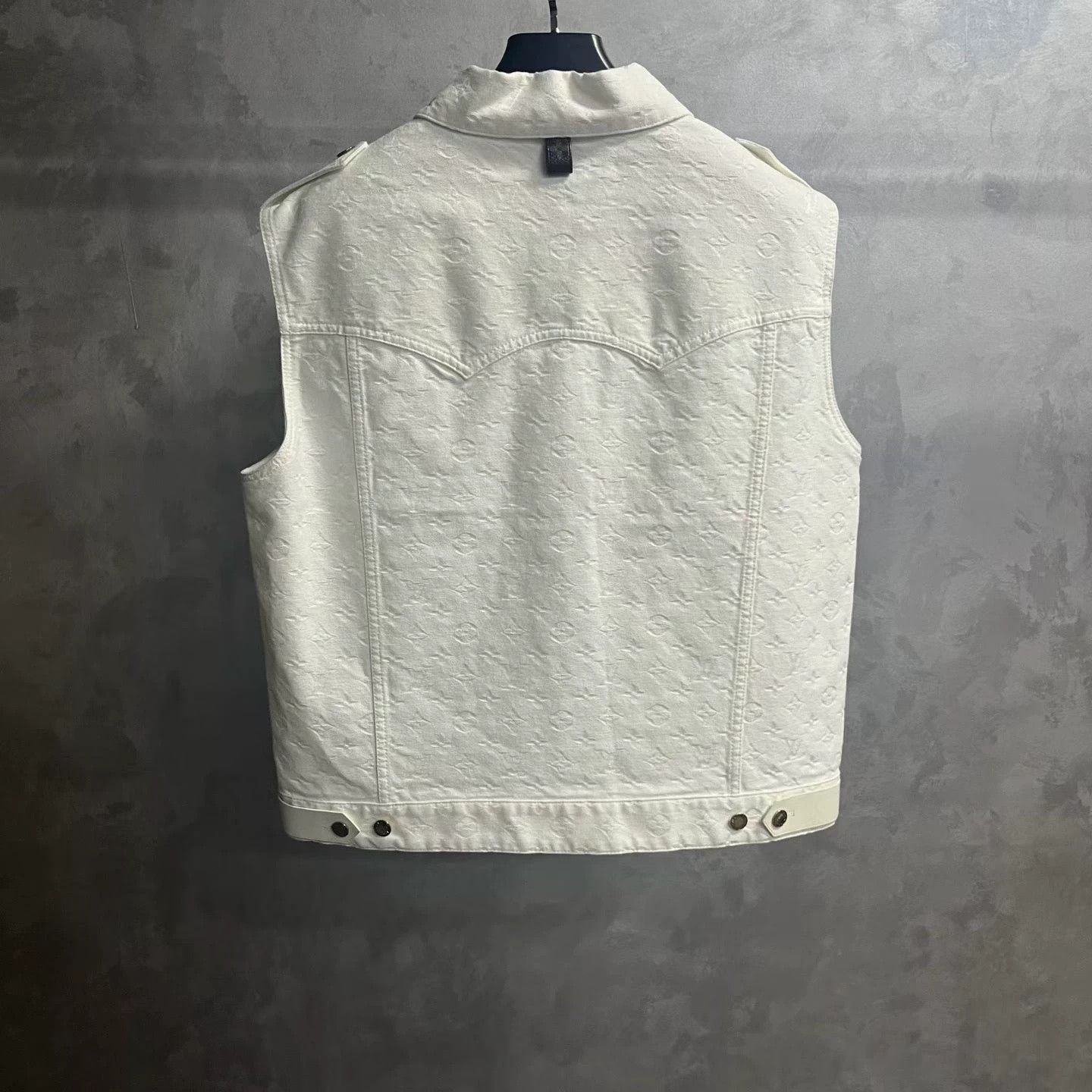Louis Vuitton Louis Vuitton White Logo Embossed Denim Vest Size US XXS / EU 40 - 5 Thumbnail