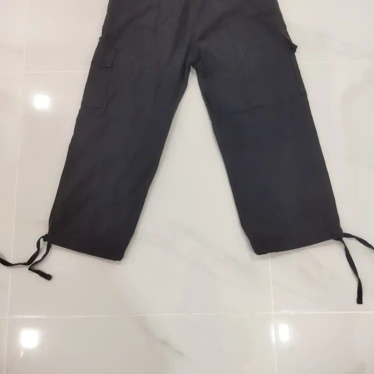 Japanese Brand × Uniqlo UNIQLO DARK BLUE CROPEP CARGO PANTS Size US 28 / EU 44 - 9 Thumbnail