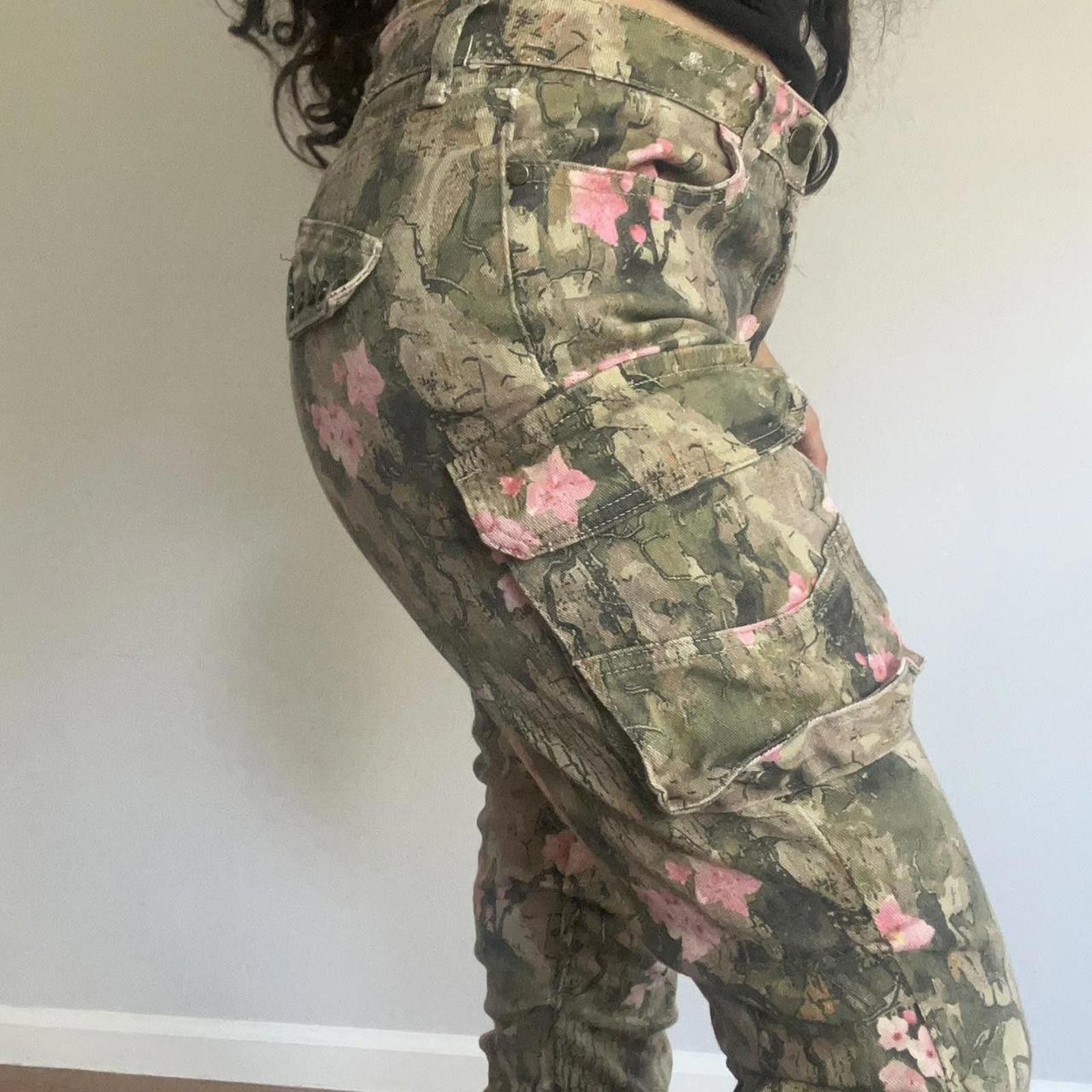Other Khaki and pink camo cargo pants cherry blossom flower print Size 32" / US 10 / IT 46 - 5 Thumbnail