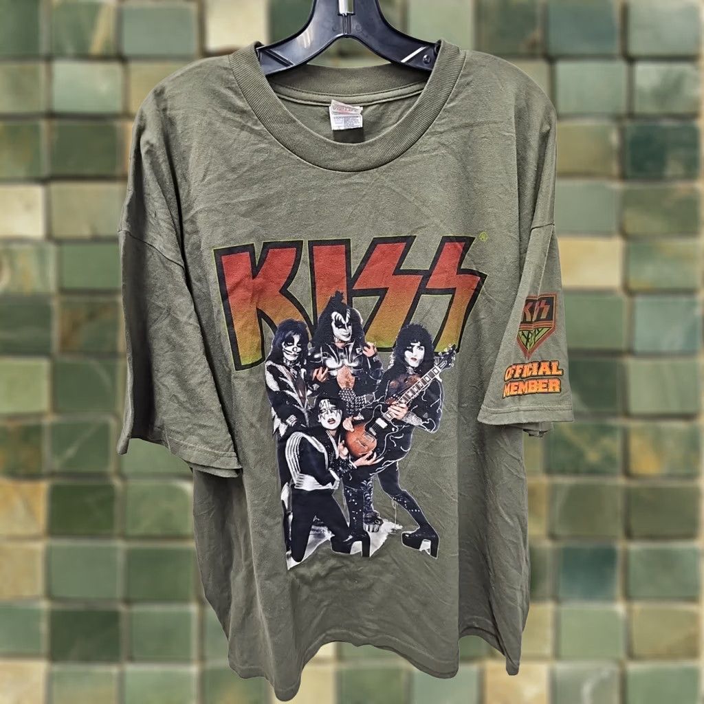 Vintage VINTAGE Kiss Army Band Shirt Mens 2XL Black T-Shirt Crew Neck Short Sleeve Graphic Print Logo Kiss Theme 2000s Mens XL? Size US XXL / EU 58 / 5 - 1 Thumbnail