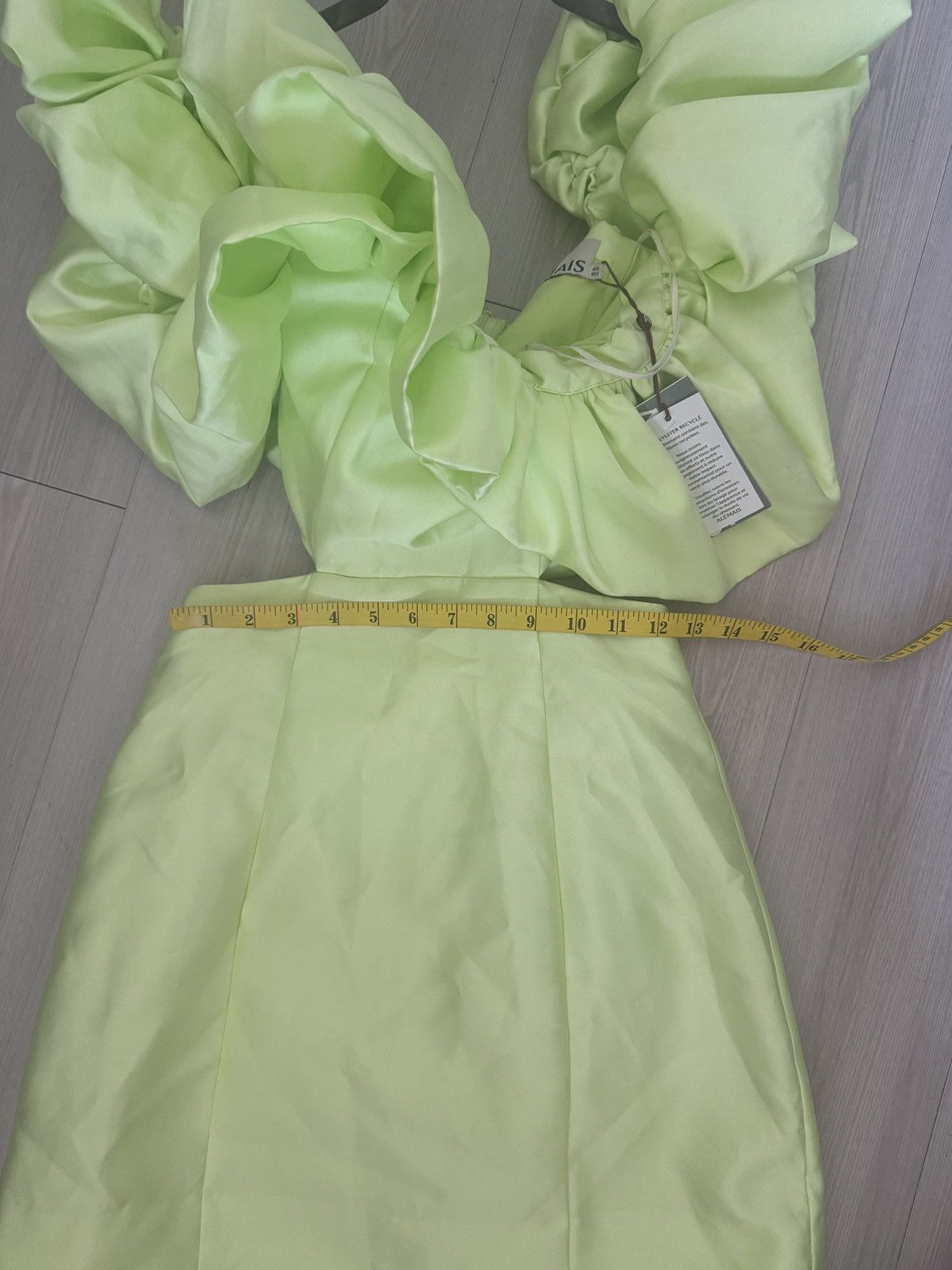 ALEMAIS Alemais Suzi Off Shoulder Mini Dress Size 2 in Chartreuse Size XS / US 0-2 / IT 36-38 - 5 Thumbnail