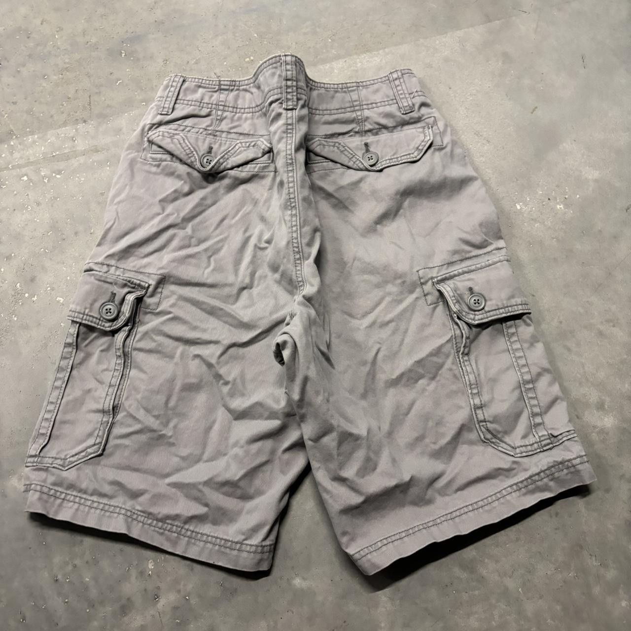 Japanese Brand × Vintage Crazy Vintage Y2K/2000s Baggy Light Grey Streetwear Skater Style Cargo Shorts! Size US 33 - 5 Thumbnail
