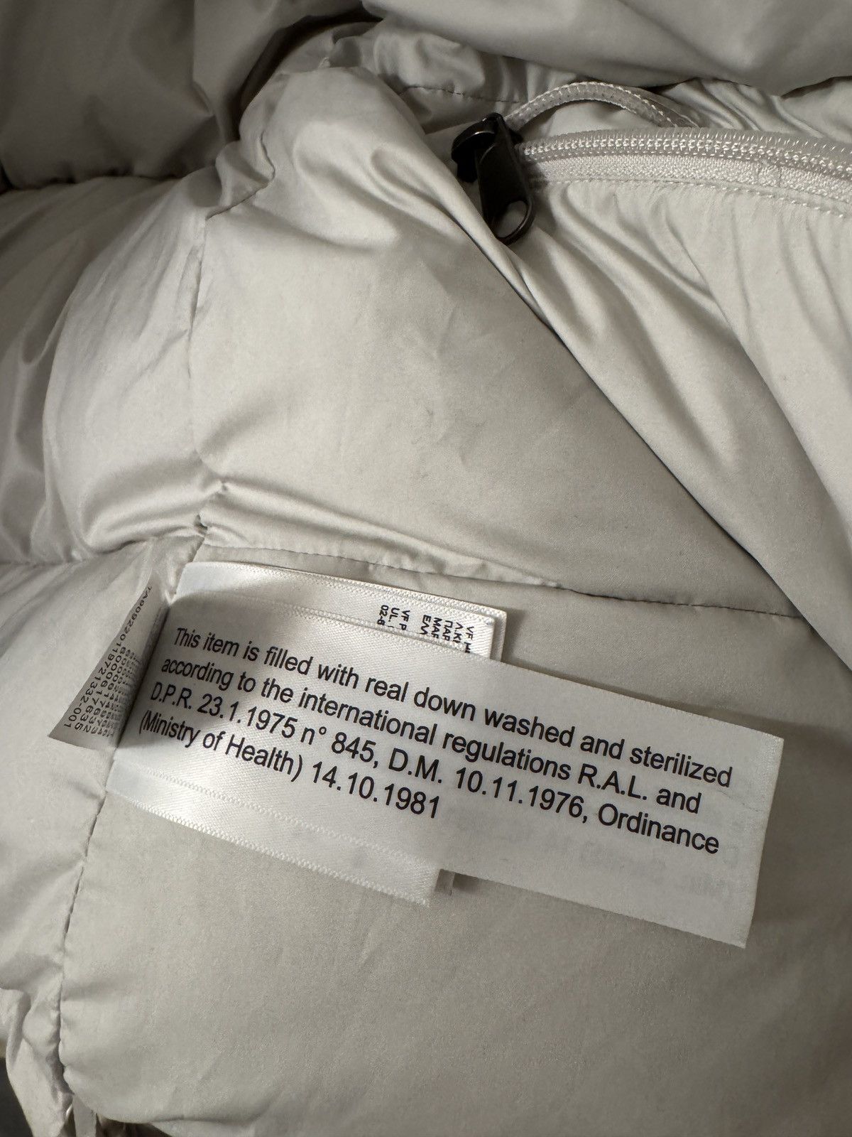 Kaws × The North Face The North Face x Kaws Retro Himalayan Parka sz L Size US L / EU 52-54 / 3 - 5 Thumbnail