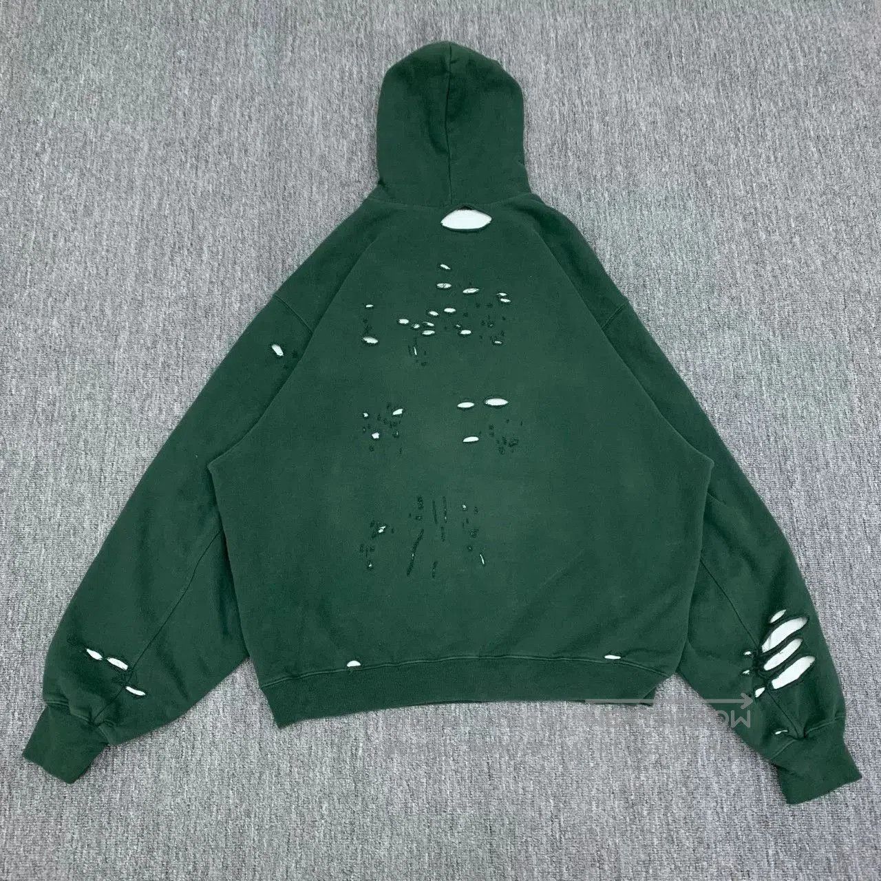 Balenciaga Balenciaga Distressed Green Hoodie XS Size. Size US XS / EU 42 / 0 - 2 Thumbnail