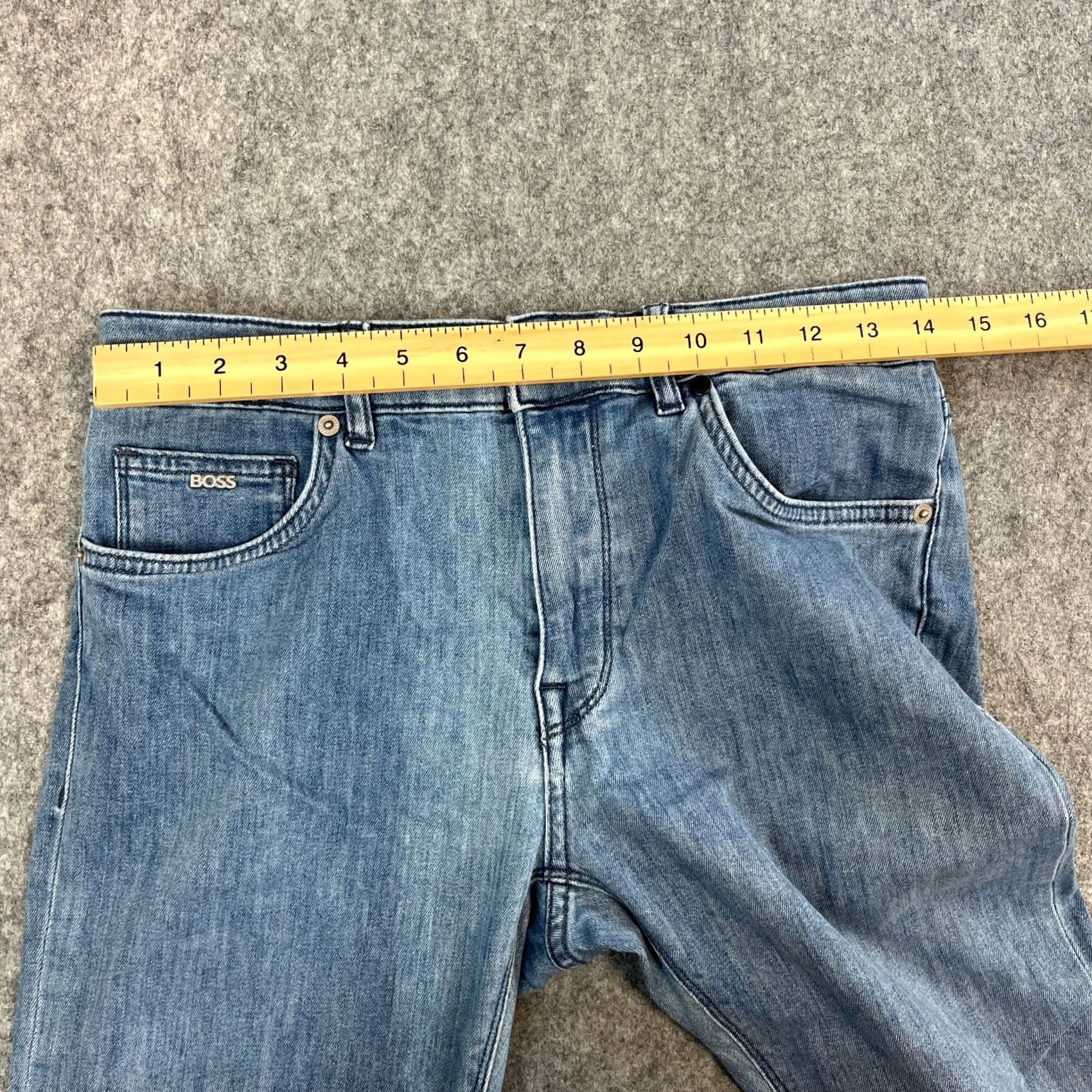 Hugo Boss HUGO BOSS Jeans Regular Tapered 30 32 Medium Wash Blue Stretch Maine 3 Mens Waist 30 Inseam 32 Denim 5-Pocket Shirt Size US 30 / EU 46 - 6 Thumbnail