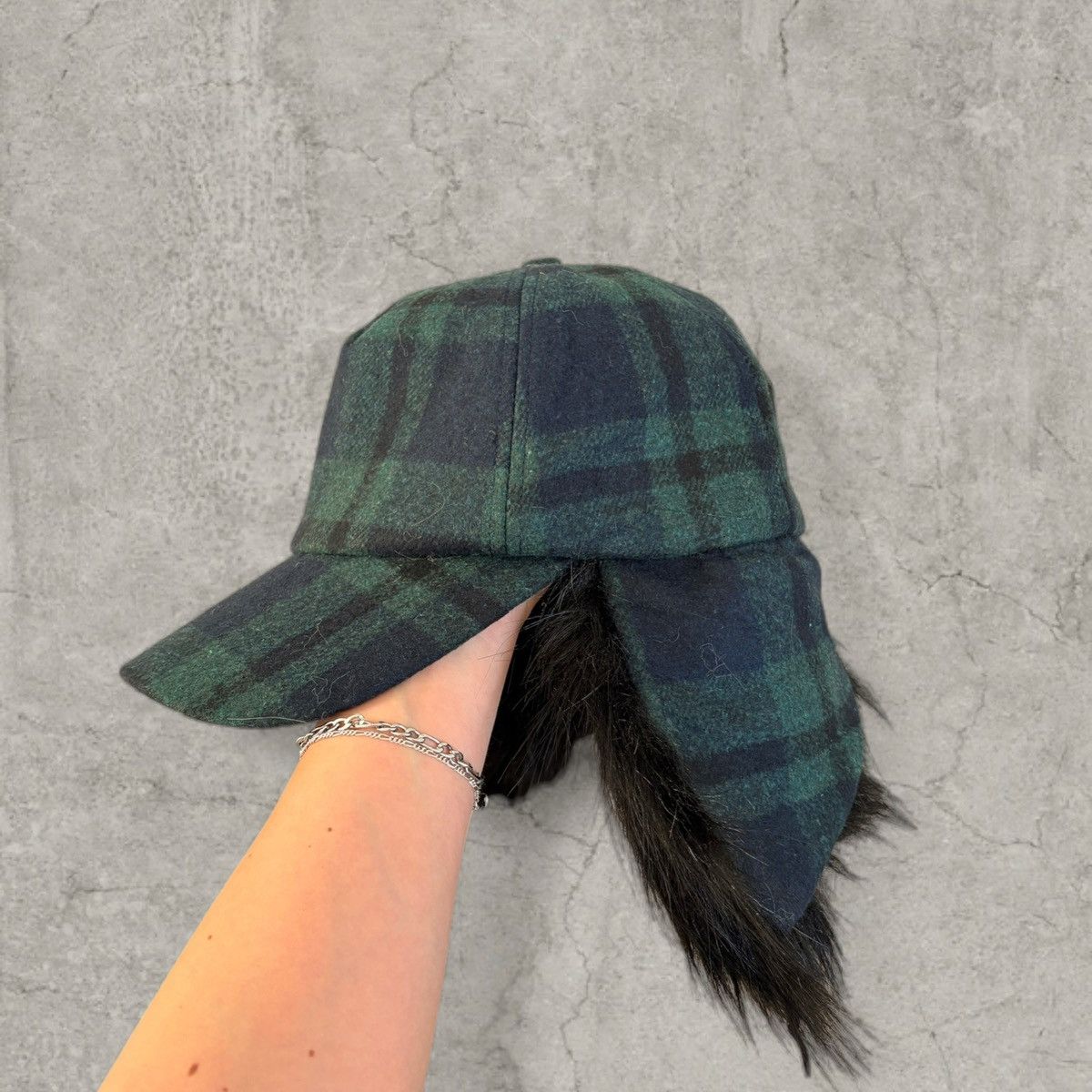 Japanese Brand Trapper Russian ear flap cap in plaid green/black One size. Size ONE SIZE - 2 Thumbnail