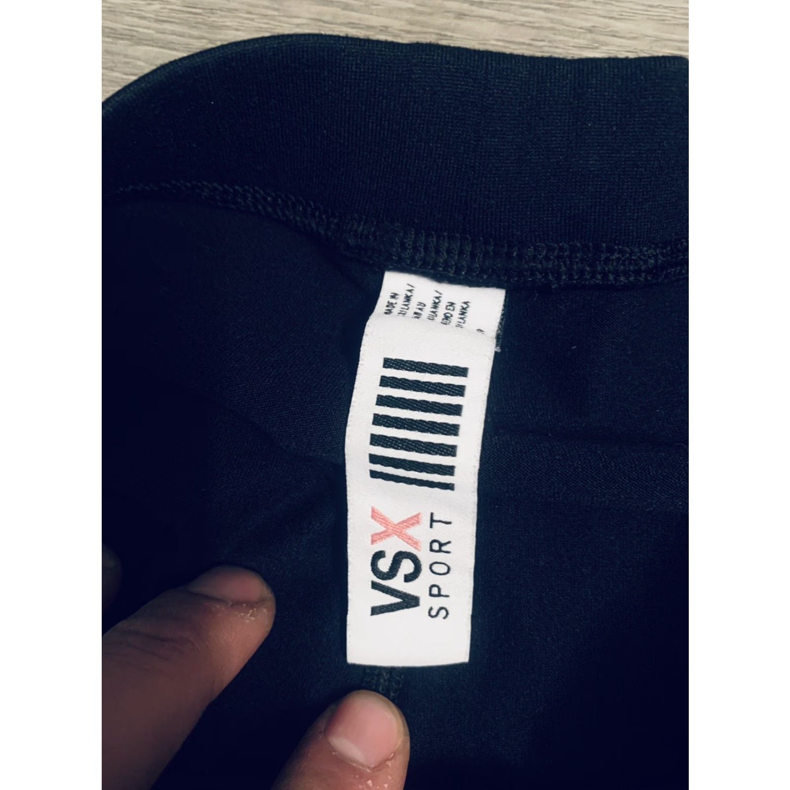 Victoria's Secret Victoria’s Secret VSX Black Knockout Sport Tight Leggings VSX Small Women Leggings Athletic Knit Black Sport Tight N/A Size 28" / US 6 / IT 42 - 2 Thumbnail