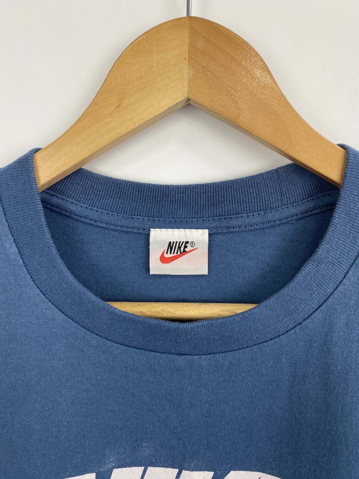 Vintage 90s Nike t-shirt rare retro Y2K
