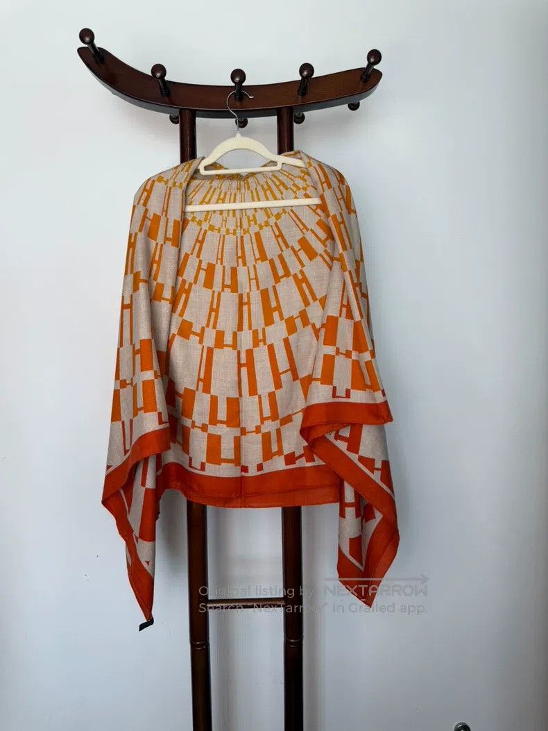 Hermes Hermes size 140*140 Shawl scarf, cashmere and silk fabric, Size ONE SIZE - 3 Thumbnail