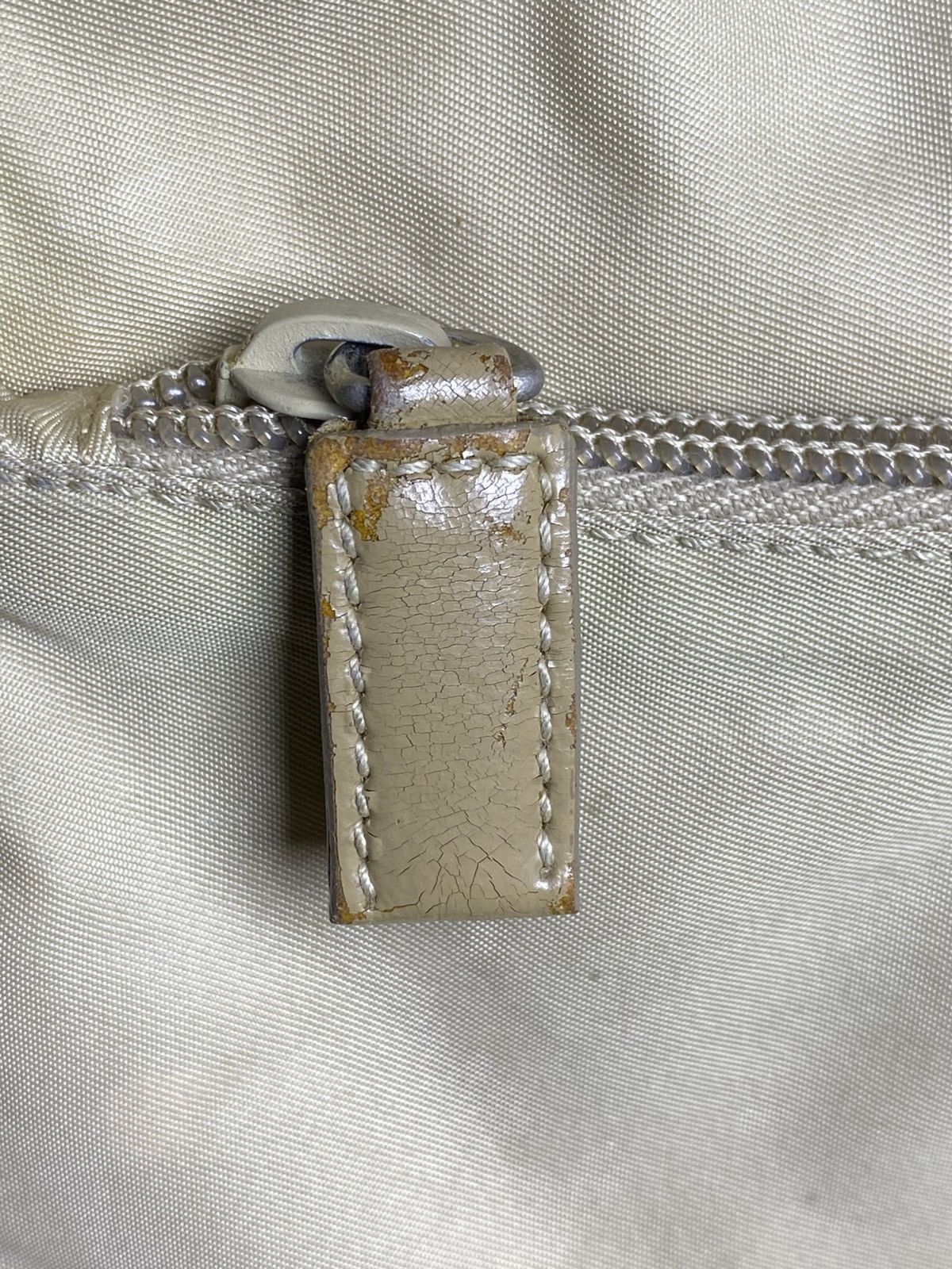 Prada Vintage Prada khaki beige nylon tessuto crossbody bag Size ONE SIZE - 12 Thumbnail