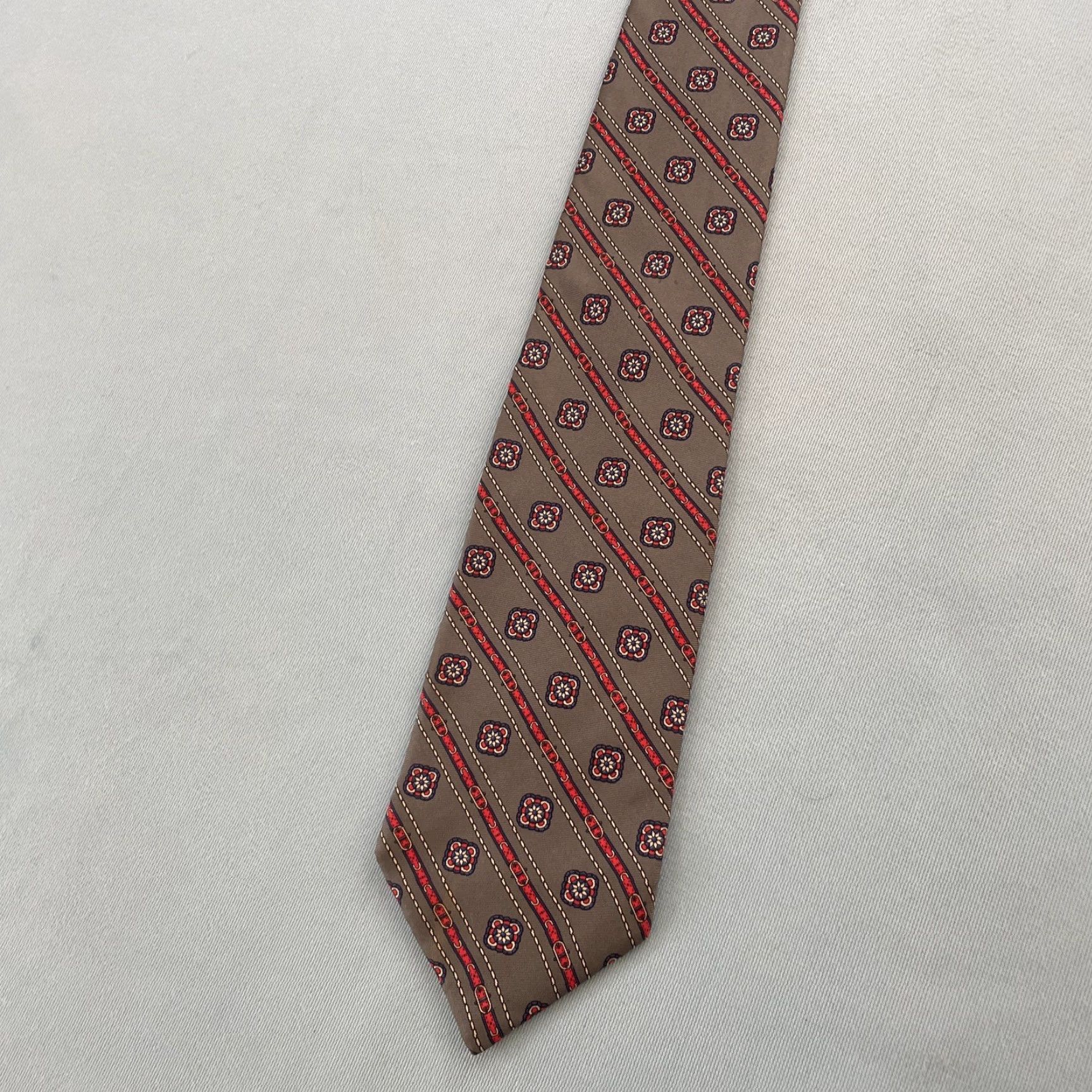 Vintage VINTAGE Duxbury Ltd. Silk Tie Art Deco Belt Neat Gray Repp Stripe Western Aztec Silk Tie 3x58 Mens Neckwear Belt Buckle Motif Size ONE SIZE - 3 Thumbnail