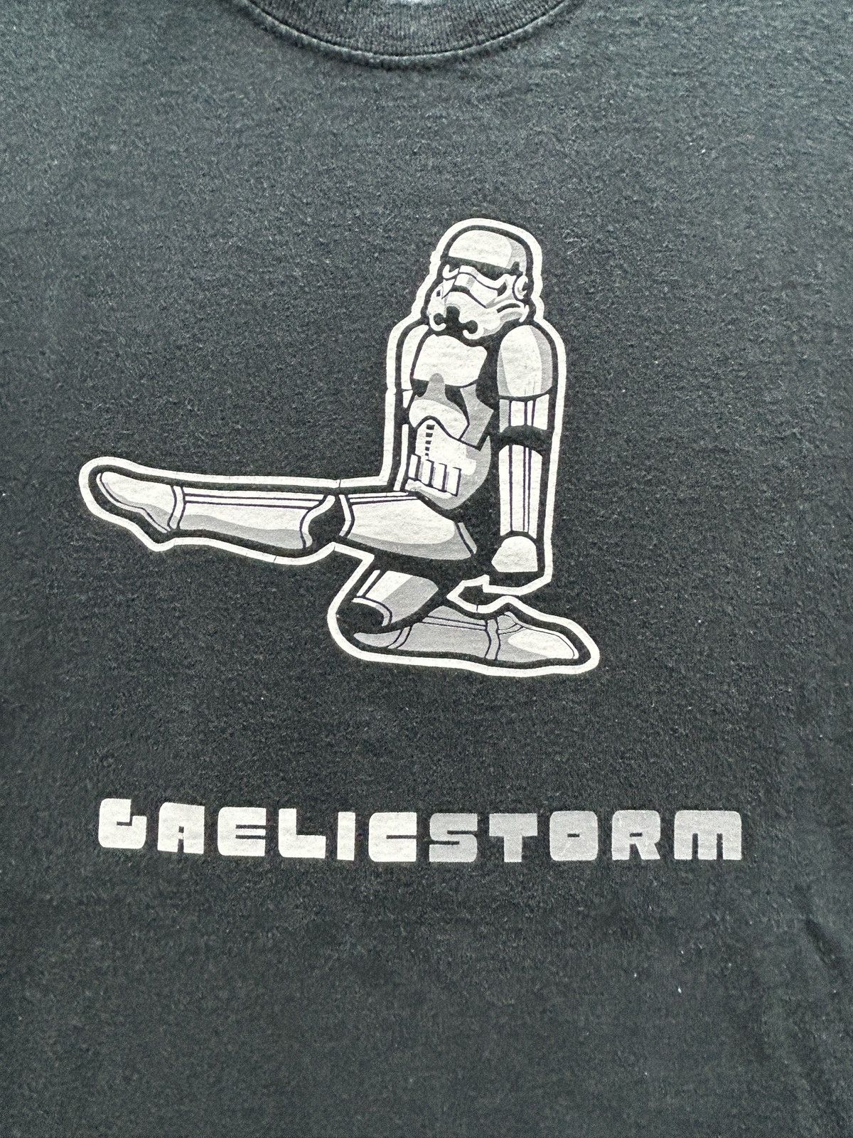 Vintage Vintage Y2K Gaelic Storm Band Tee Size US XL / EU 56 / 4 - 3 Thumbnail