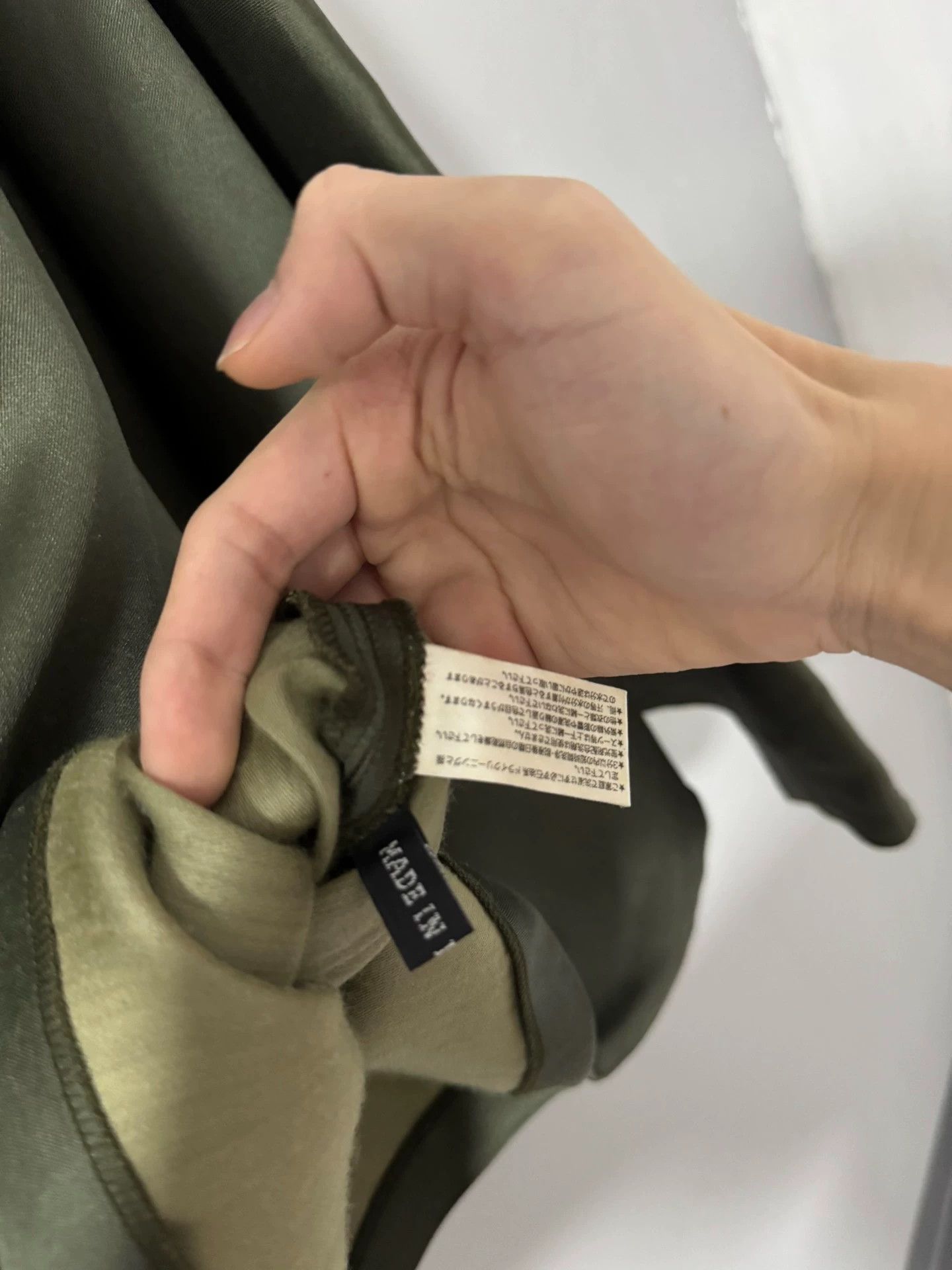 Haider Ackermann Haider Ackermann runway olive green satin patchwork cape Size S / US 4 / IT 40 - 8 Thumbnail