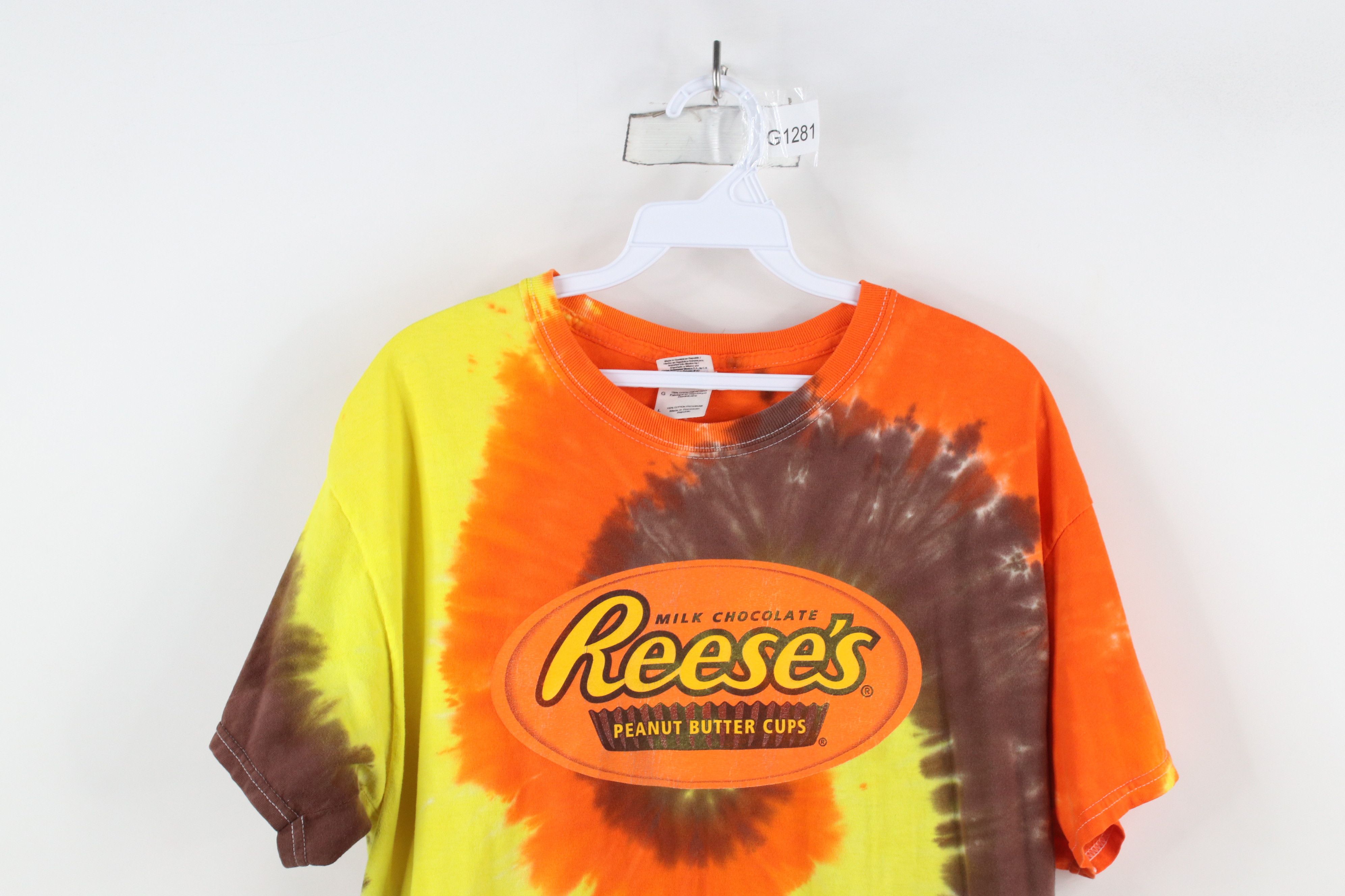 Vintage Vintage 90s Streetwear Peanut Butter Cups T-Shirt Tie Dye Size US L / EU 52-54 / 3 - 2 Thumbnail