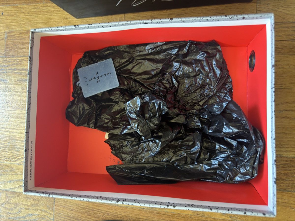 Travis Scott Travis scott jordan 4 Size US 8 / EU 41 - 9 Thumbnail