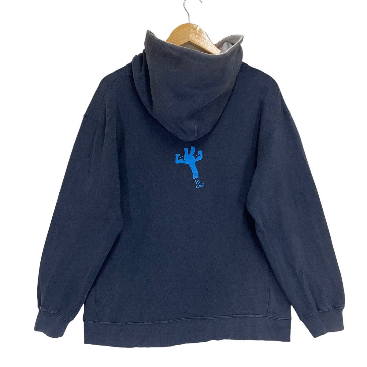 Other Vintage 90s Mischievous Blue Rabbit Big Logo Hoodies Size US L / EU 52-54 / 3 - 9 Thumbnail