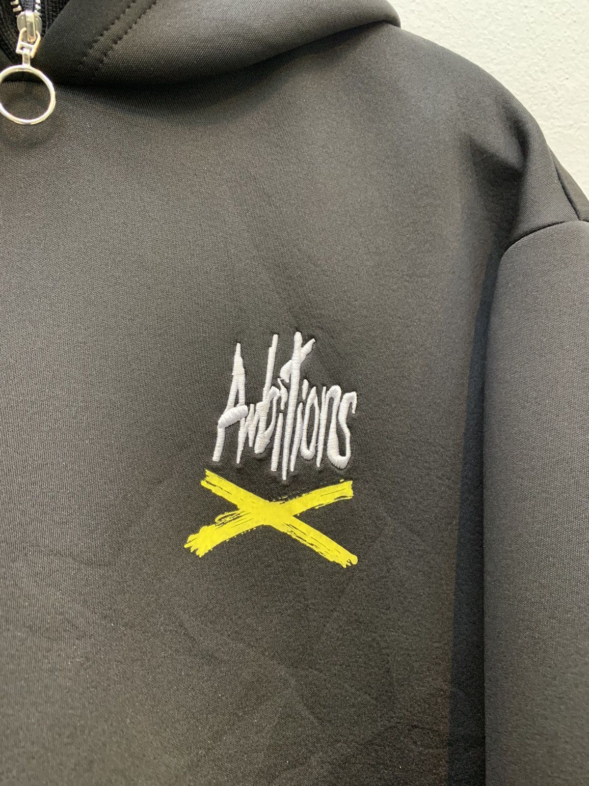Japanese Brand ✨ ONE OK ROCK 2017 AMBITIONS JAPAN TOUR HOODIE & WRISTBAND. Size US M / EU 48-50 / 2 - 6 Thumbnail