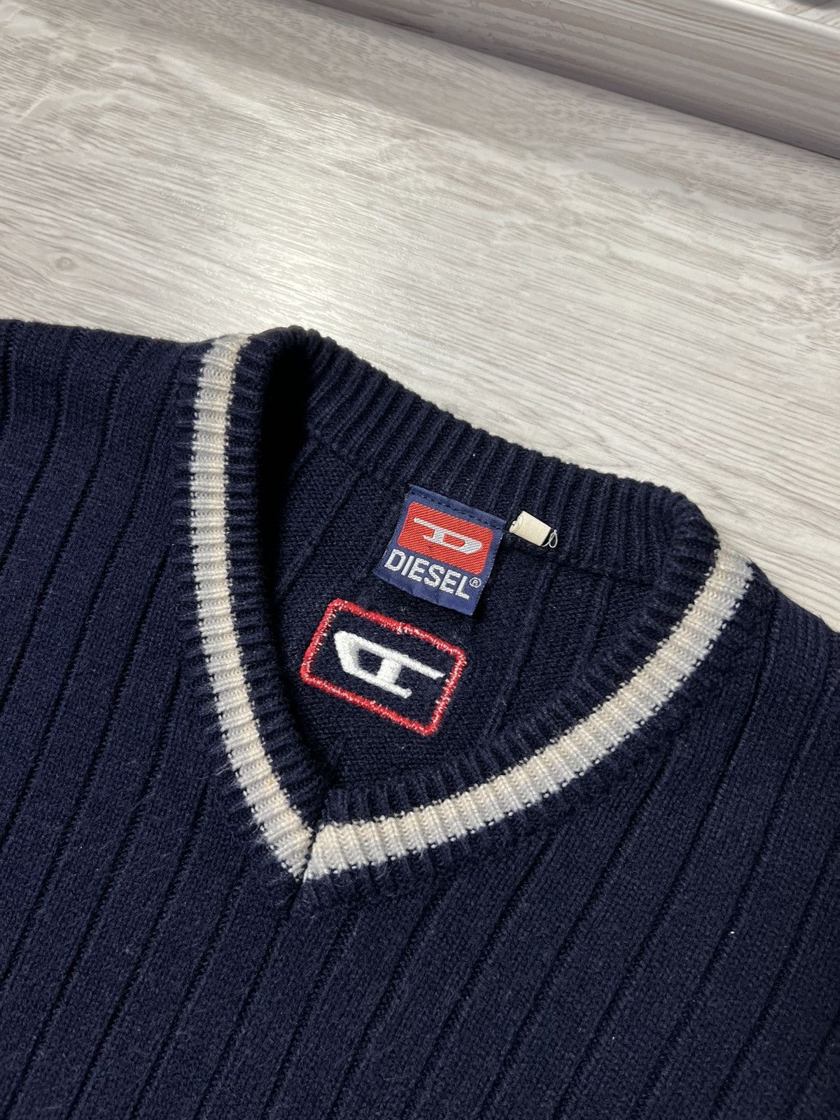 Diesel Vintage Y2K Diesel V-Neck Knitted Sweater Size US L / EU 52-54 / 3 - 7 Thumbnail