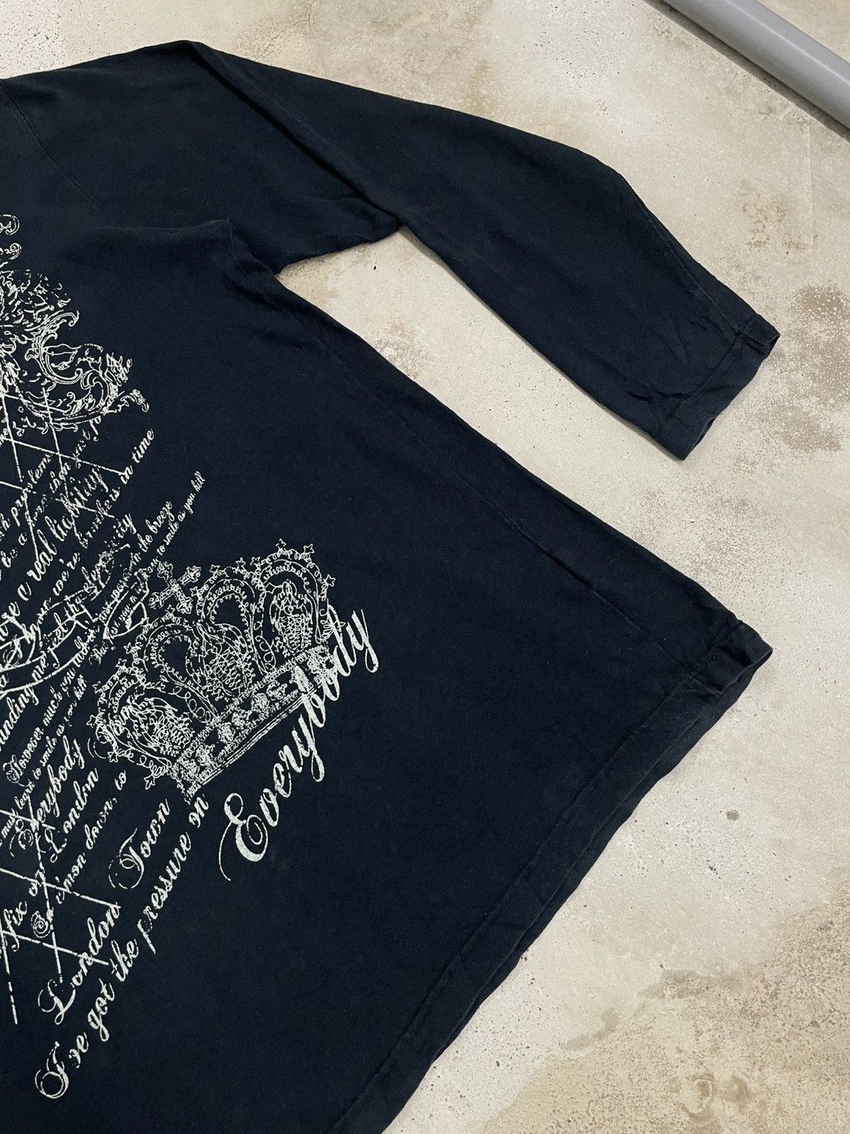 Ori Graphics by US Naval Y2K Wording Kingdom Crown
