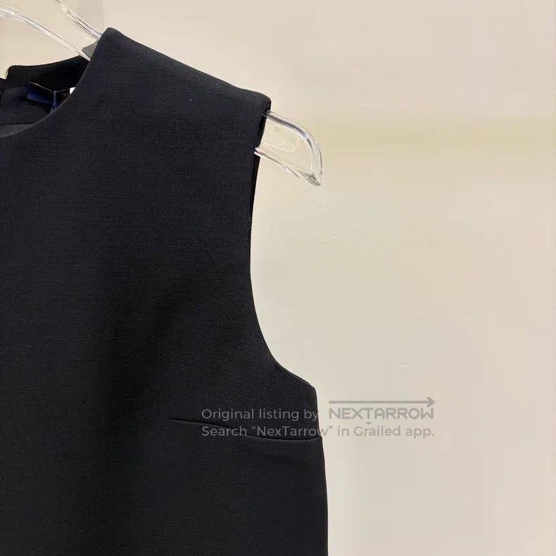 Louis Vuitton SS23 Solid Crew Neck Casual Sleeveless Dress