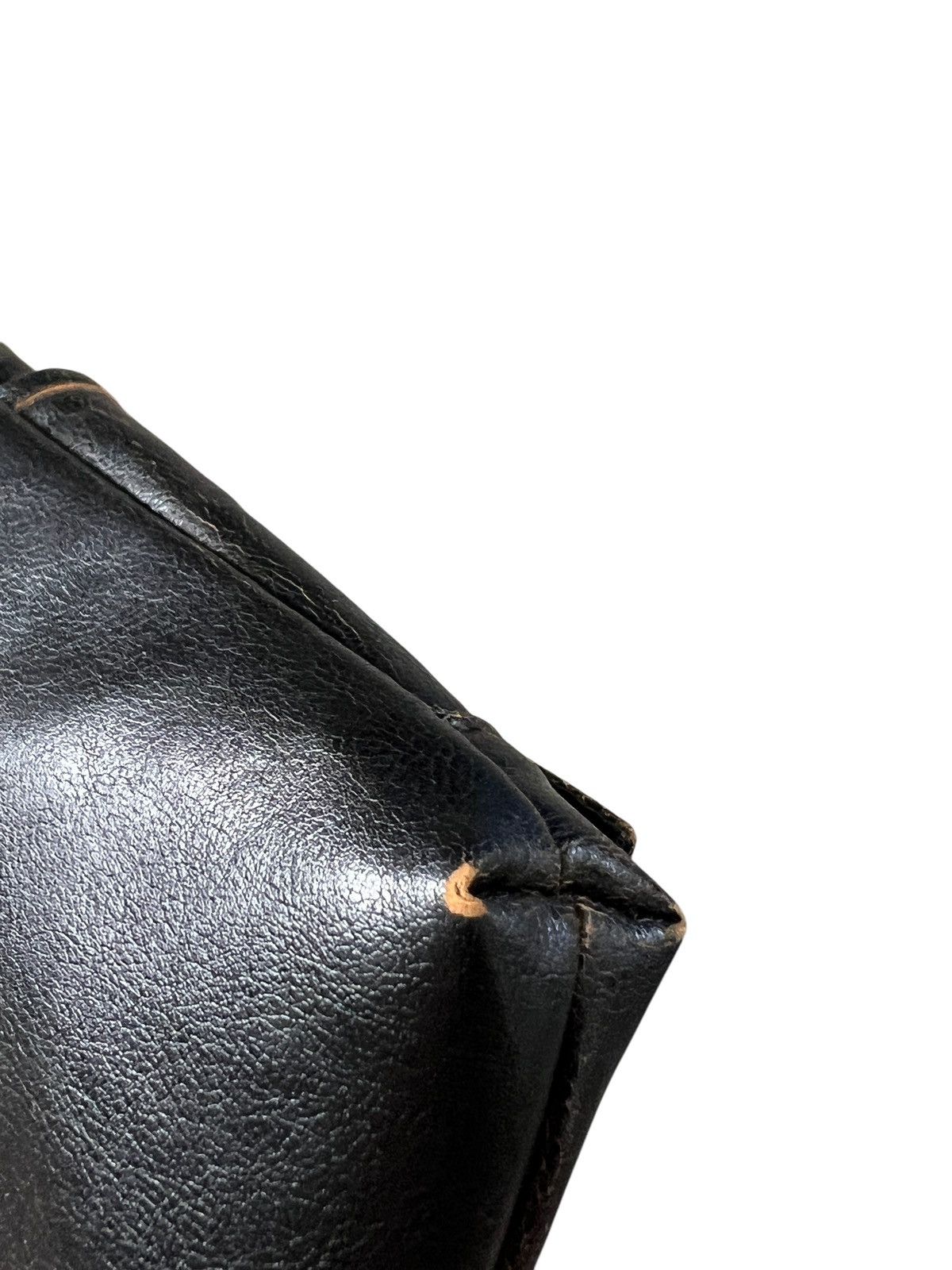 Japanese Brand Fabric Connection 🇯🇵 Leather Cross Logo Sling Bag Size ONE SIZE - 13 Thumbnail