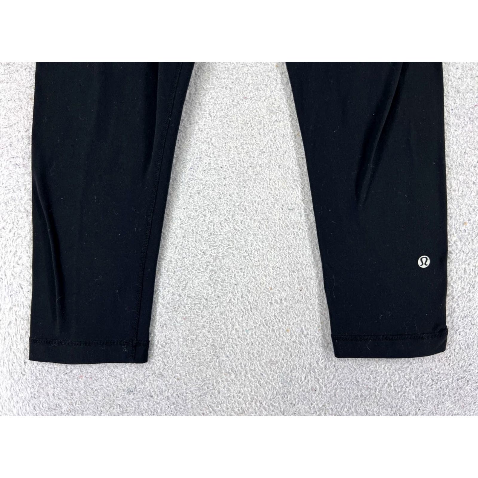 Lululemon Lululemon Leggings Capri 20" Inseam Purple Black Womens 6 Athletic Yoga Run Activewear Capris Tight Stretch Baggy Style: Capri Size 28" / US 6 / IT 42 - 2 Thumbnail