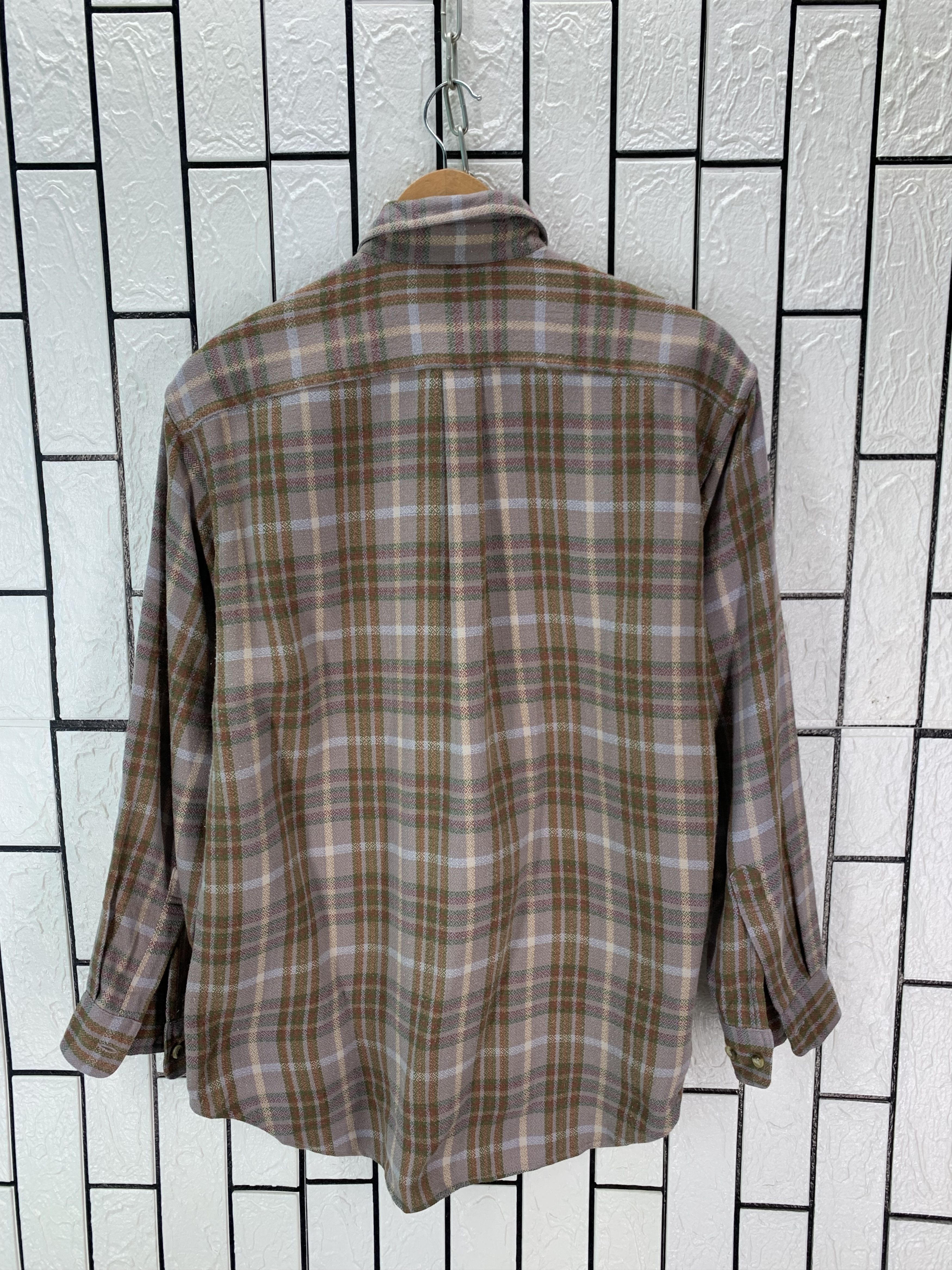 Vintage Vintage Lucky Strike Shirt Button Size US M / EU 48-50 / 2 - 6 Thumbnail