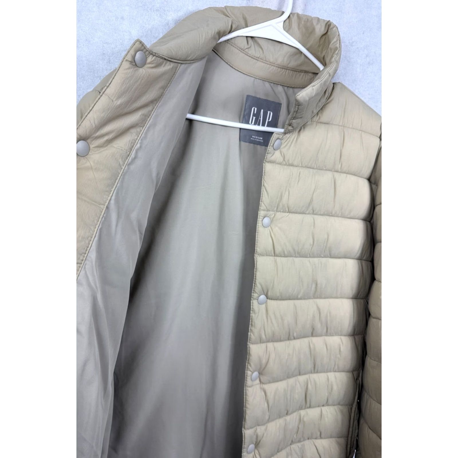 Gap Gap Puffer Jacket Mens Medium Beige Lightweight Upcycled Coat Snap button Pocket Size US M / EU 48-50 / 2 - 2 Thumbnail