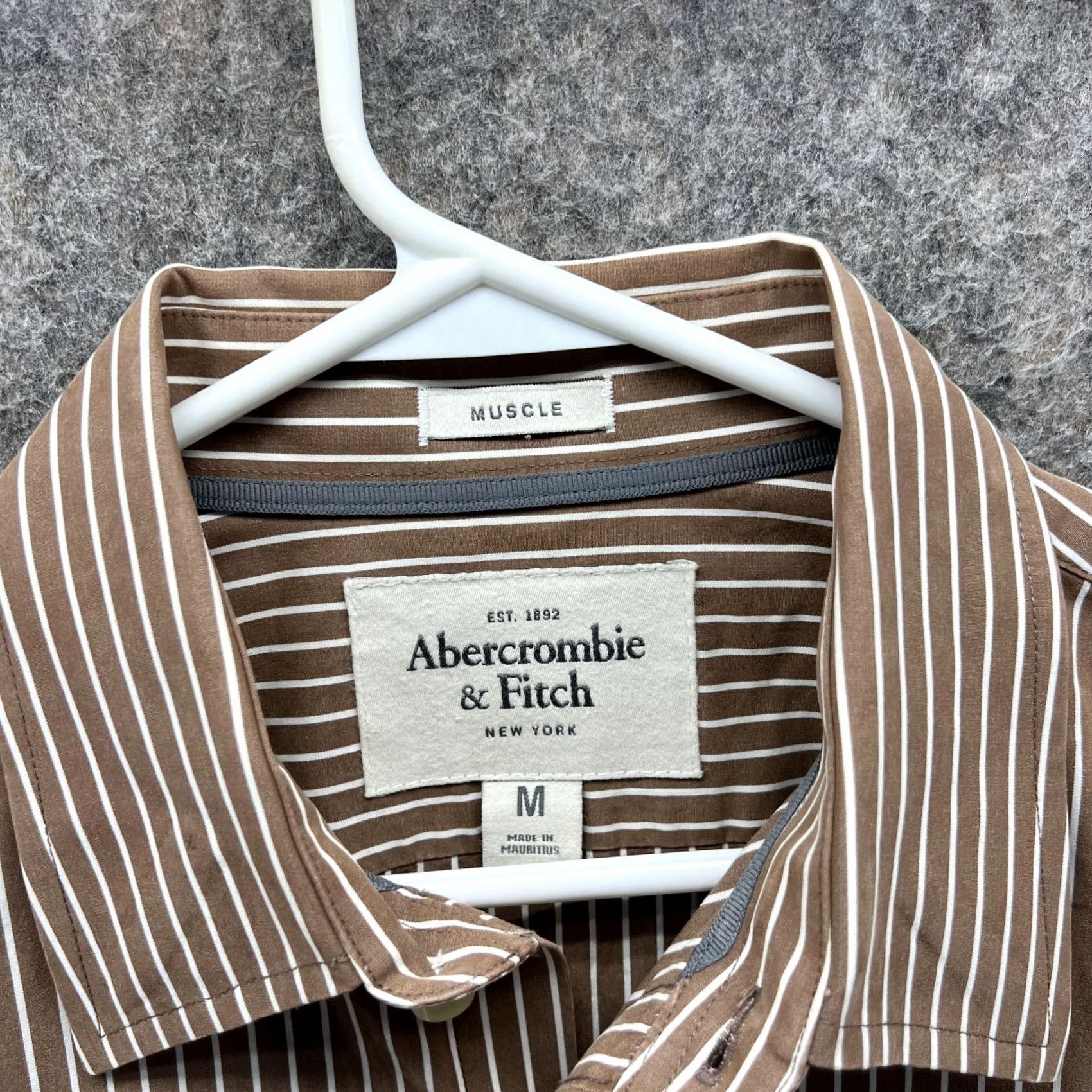Abercrombie & Fitch VINTAGE Abercrombie & Fitch Shirt Mens Medium Brown Striped Button-Down Collared Long Sleeve Cotton Casual Formal Workwear Charcoal? Size US M / EU 48-50 / 2 - 5 Thumbnail