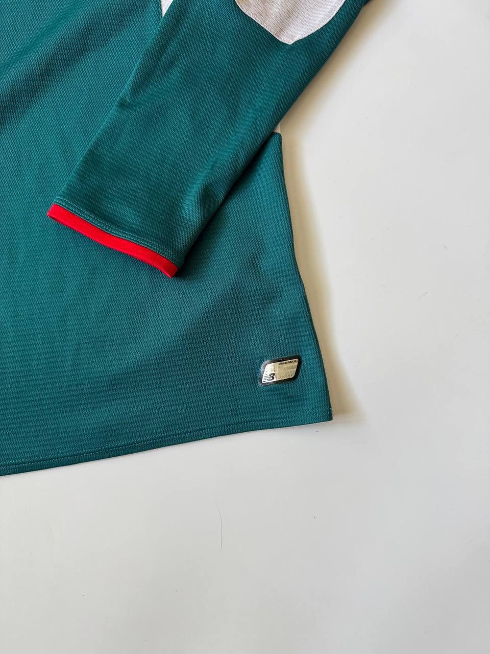 New Balance New balance Liverpool soccer jersey longsleeve S sz Standard Size US S / EU 44-46 / 1 - 6 Thumbnail