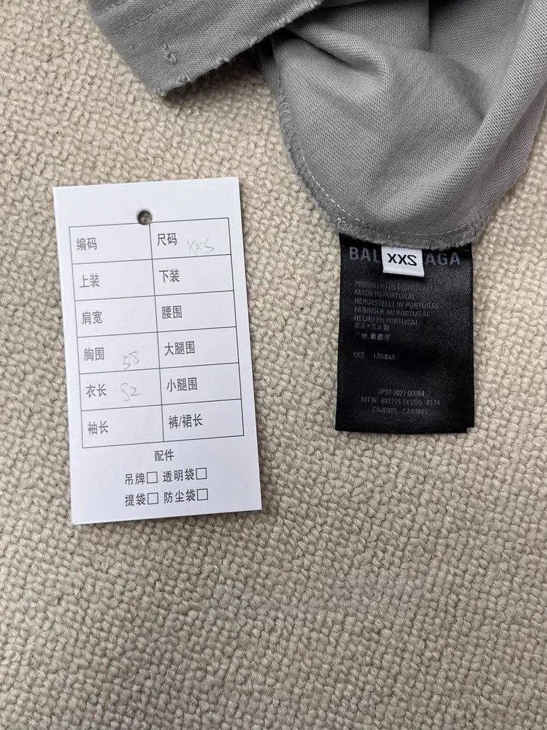 Balenciaga Balenciaga Solid Letter Printed Ripped Round Neck Short Sl Size US XXS / EU 40 - 4 Thumbnail