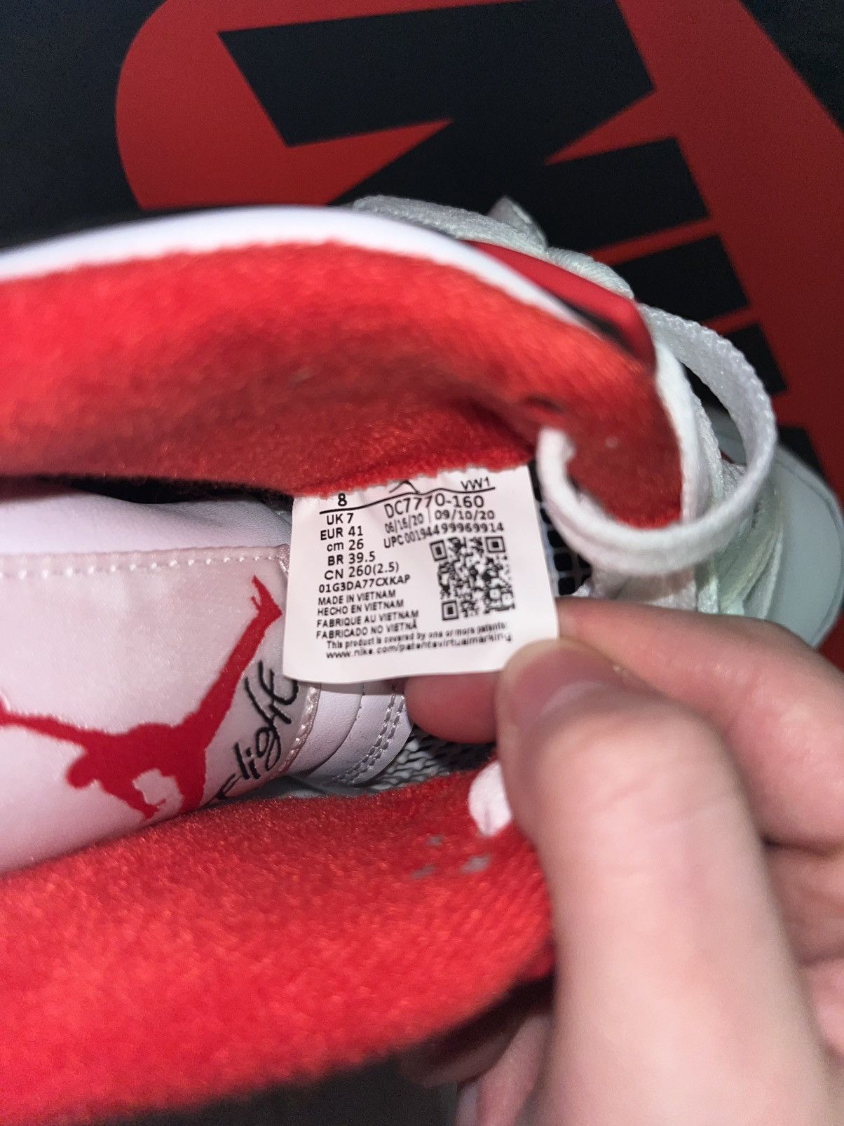 Jordan Brand × Nike Jordan 1 Fire Red 2020 Size US 8 / EU 41 - 8 Thumbnail