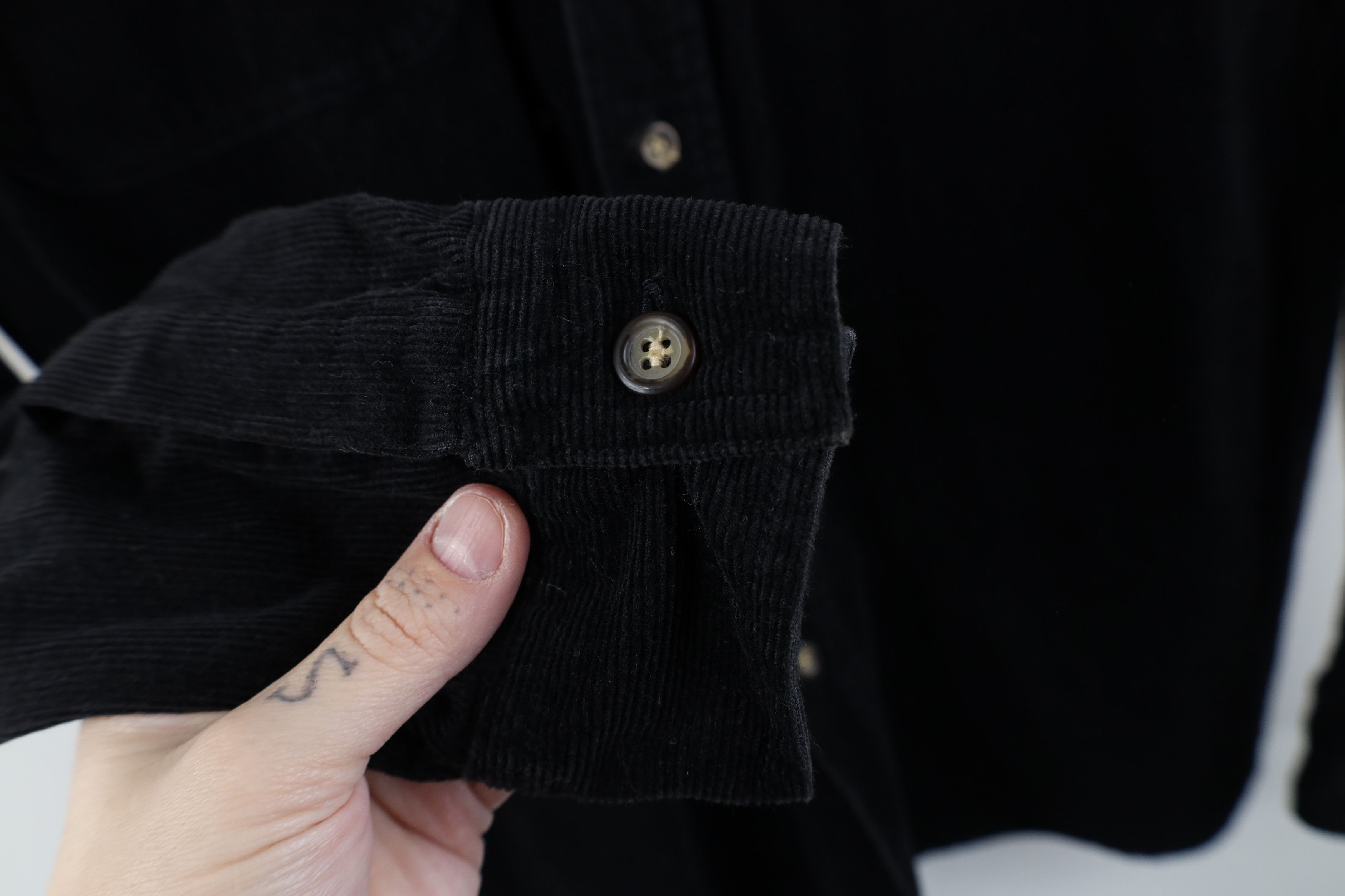 Vintage Vintage 90s Streetwear Corduroy Collared Button Shirt Black Size US L / EU 52-54 / 3 - 8 Thumbnail