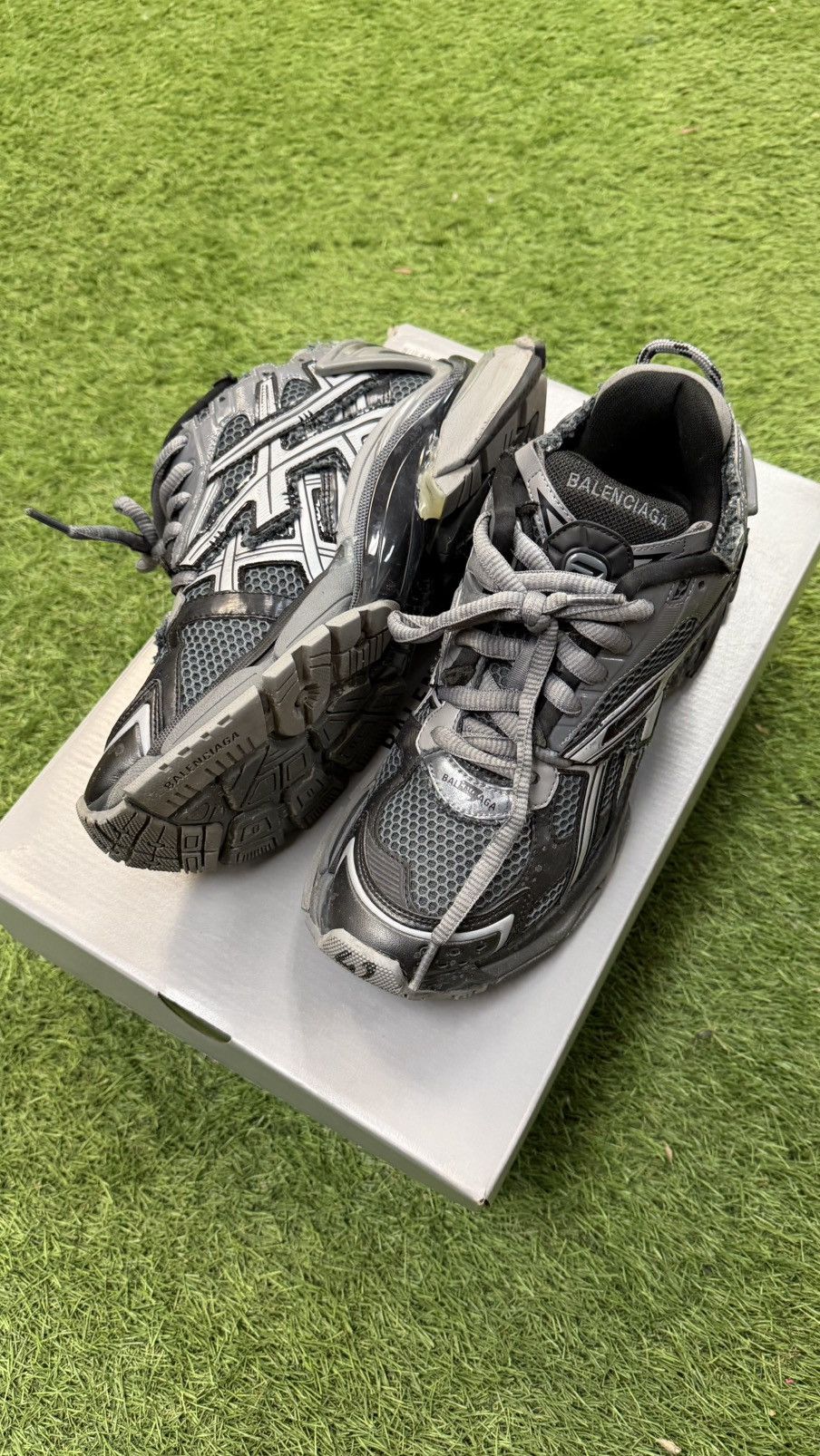 Balenciaga Balenciaga Runner - Grey/Black Size US 9 / EU 42 - 4 Thumbnail