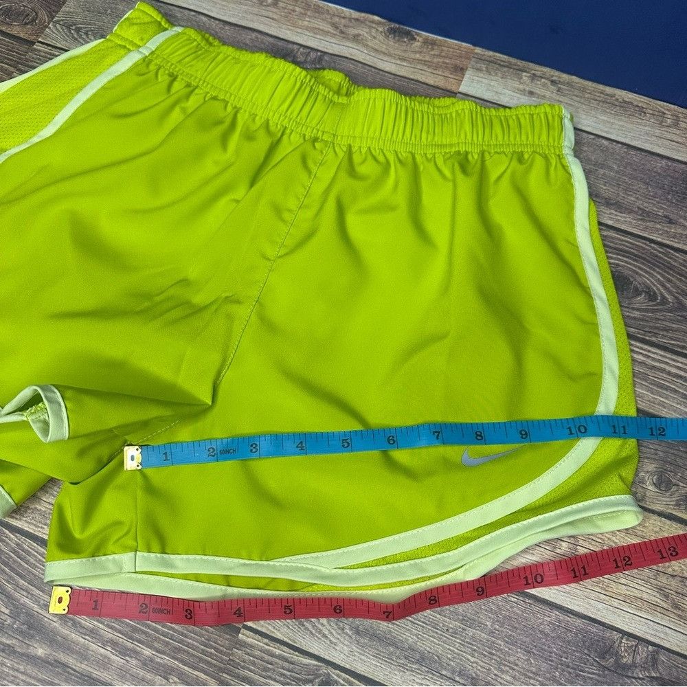 Nike Nike Women Dri-FIT Tempo Mid-Rise Brief-Lined Running Short Size 26" / US 2 / IT 38 - 11 Thumbnail